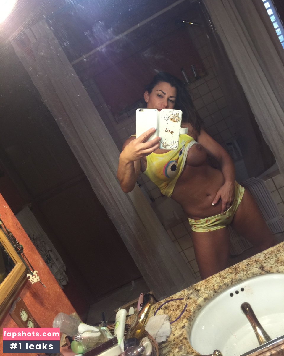 Lisa Marie Varon gallery photo #88