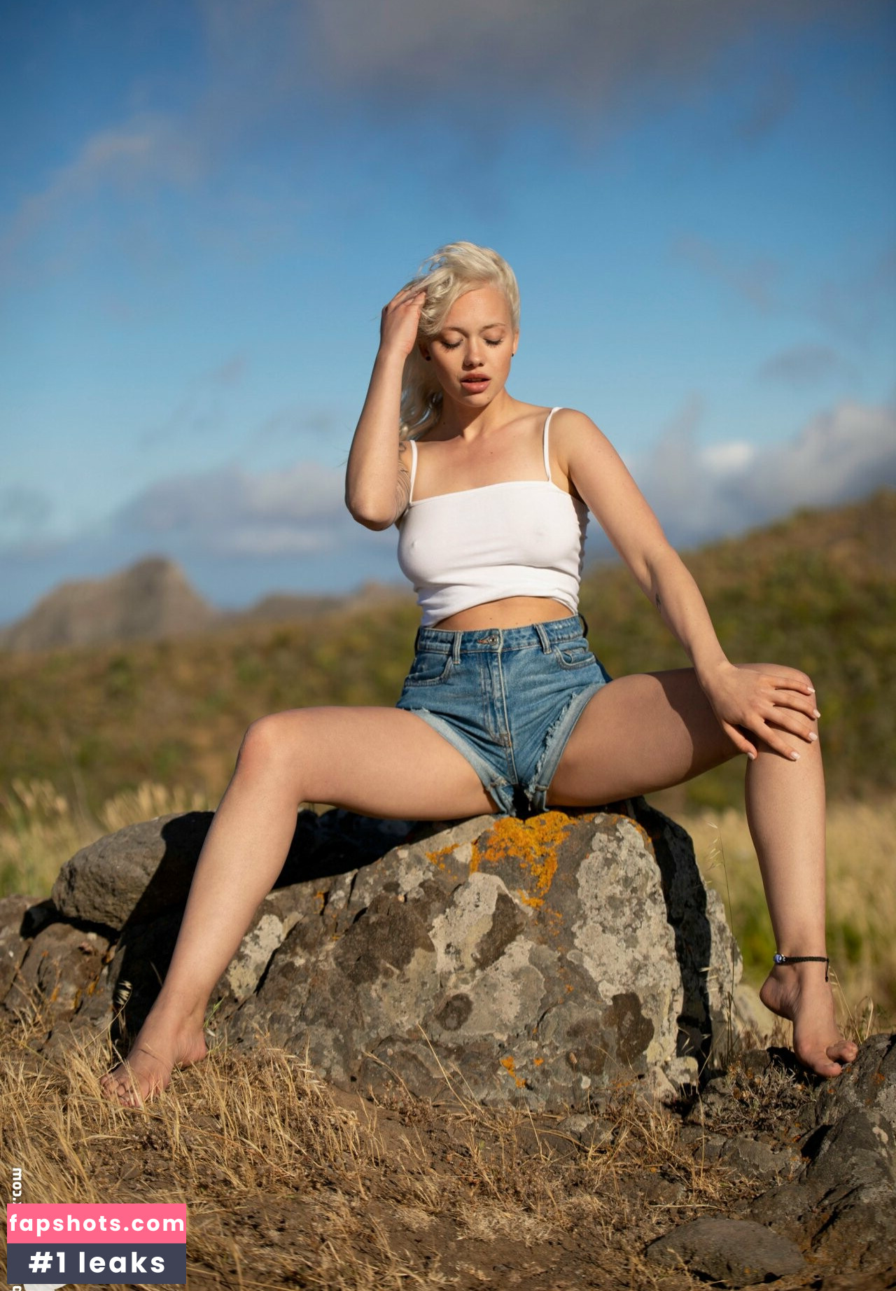 Lisa Modpali gallery photo #22