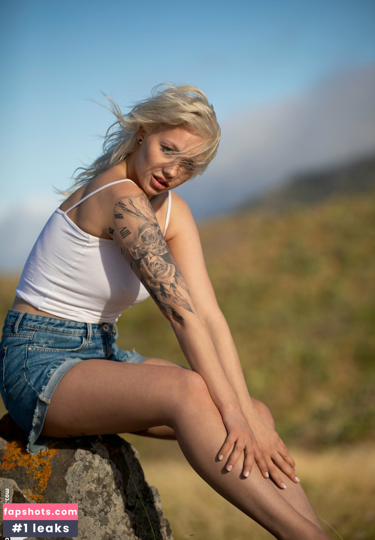 Lisa Modpali gallery photo #25