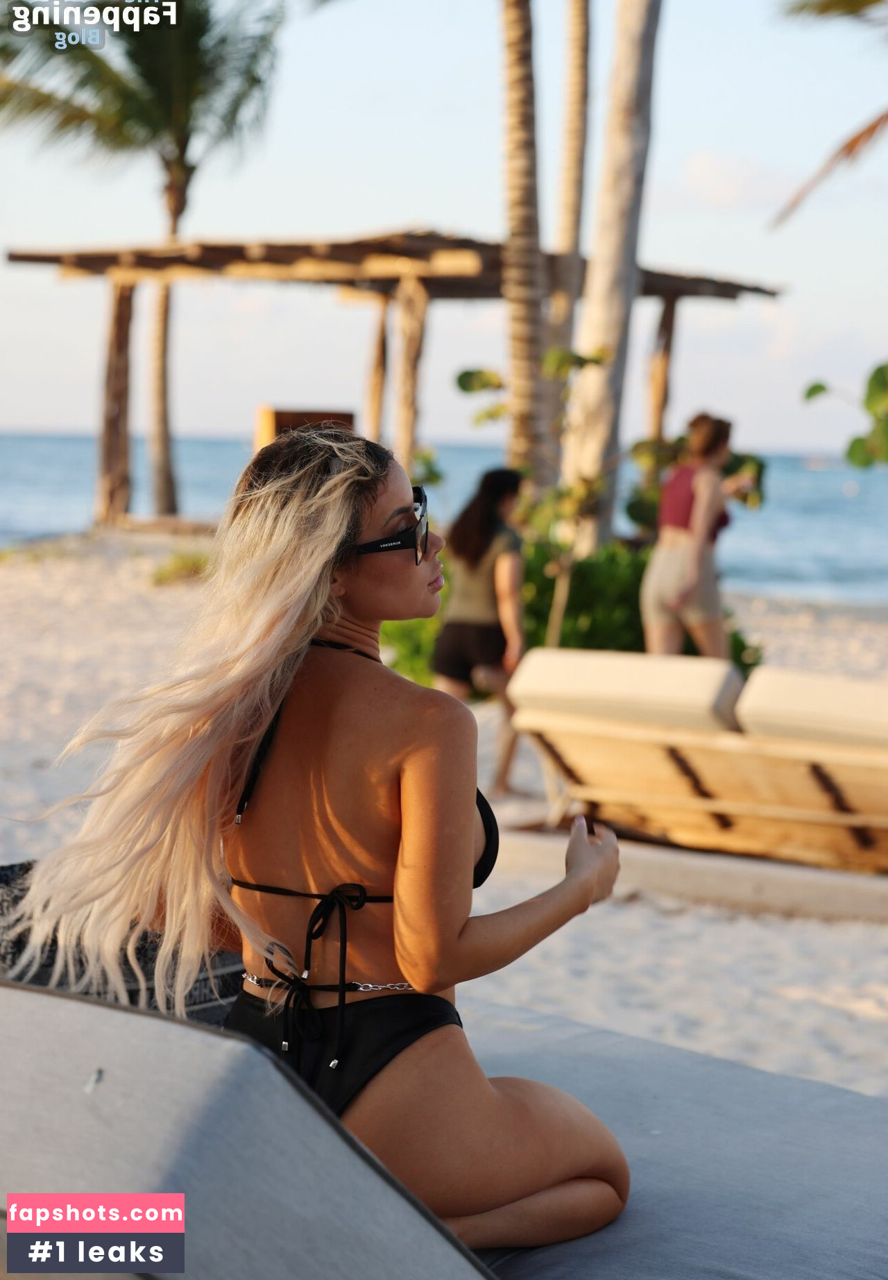 Lisa Opie gallery photo #143