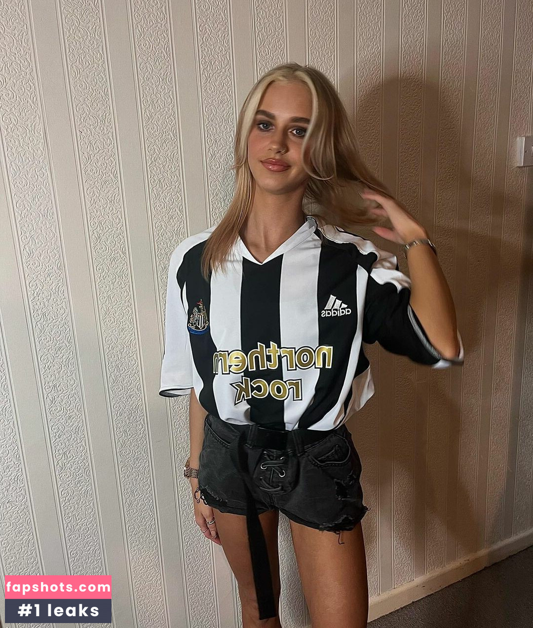 Lisa Price Nude Leaks OnlyFans Photos #22 - LeakJerk