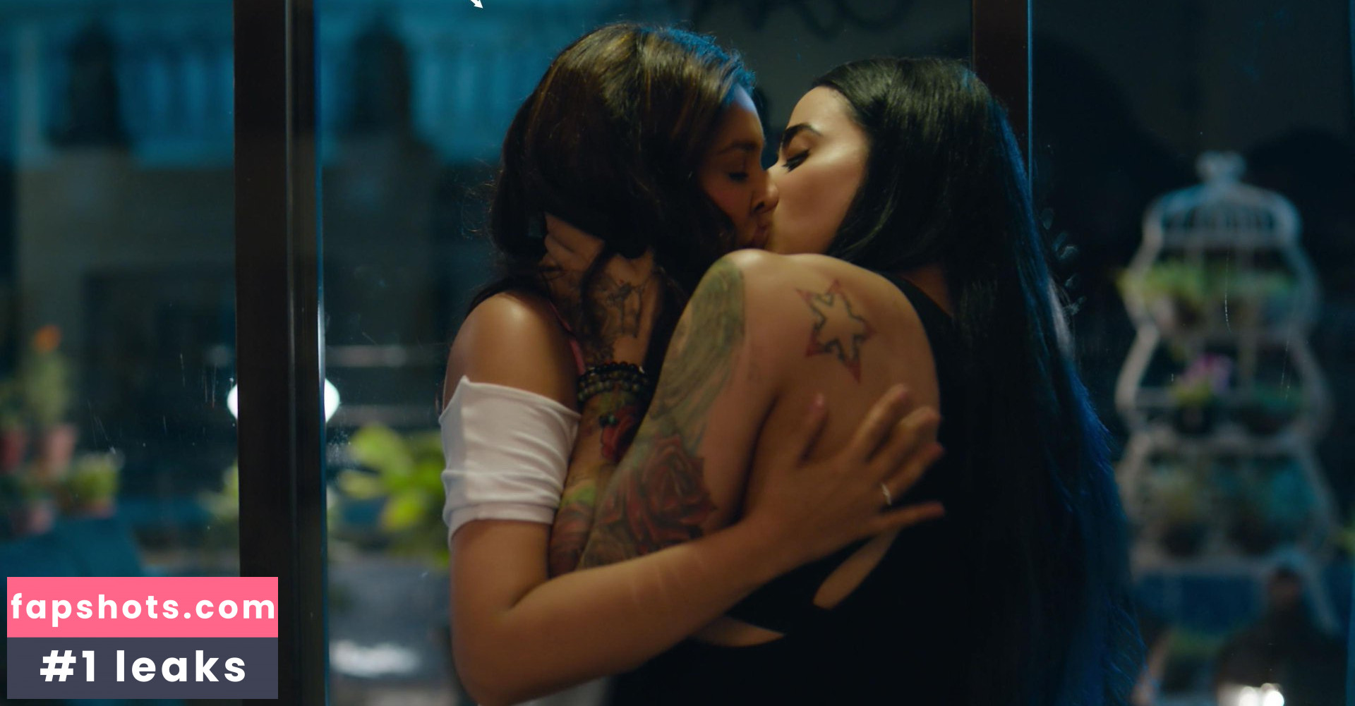 Lisa Ray gallery photo #11