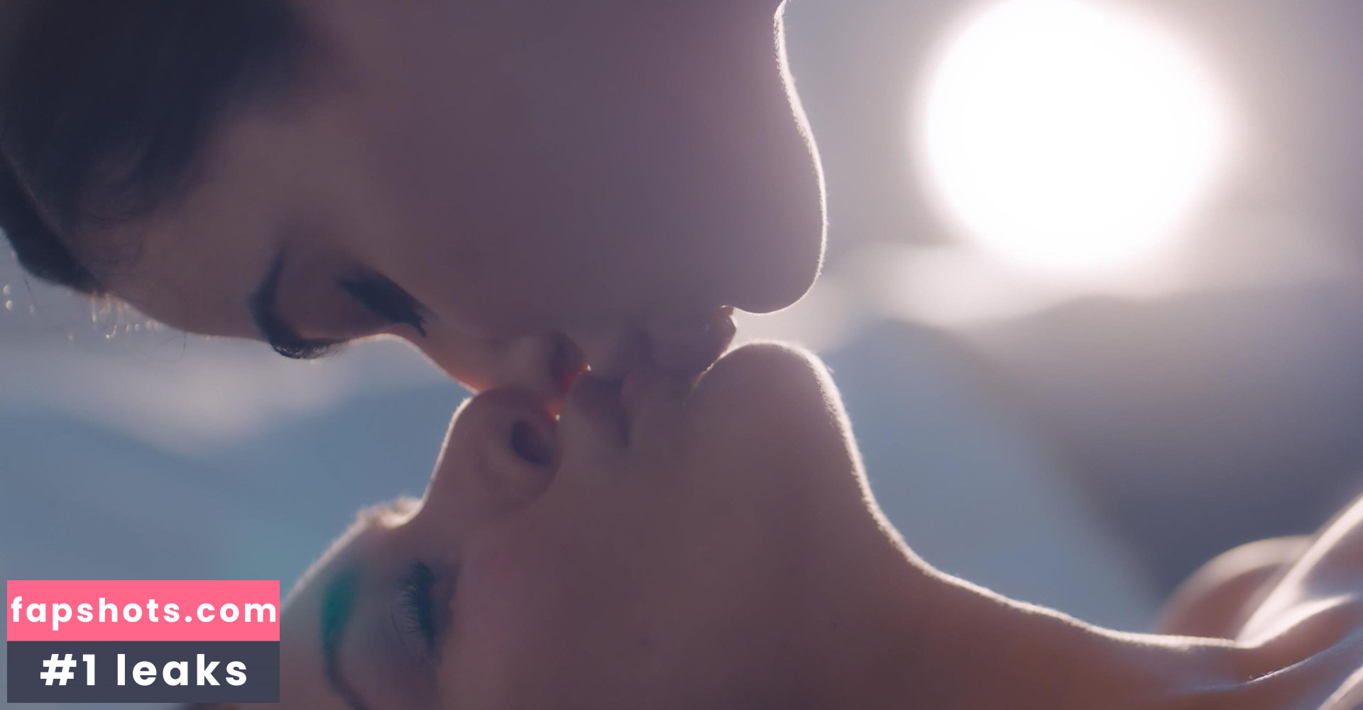 Lisa Ray gallery photo #13