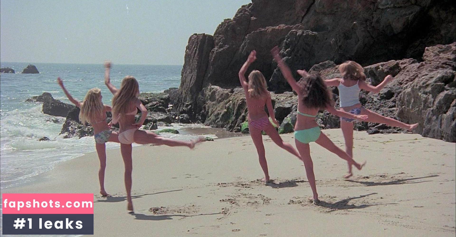 Lisa Reeves nude babe gallery