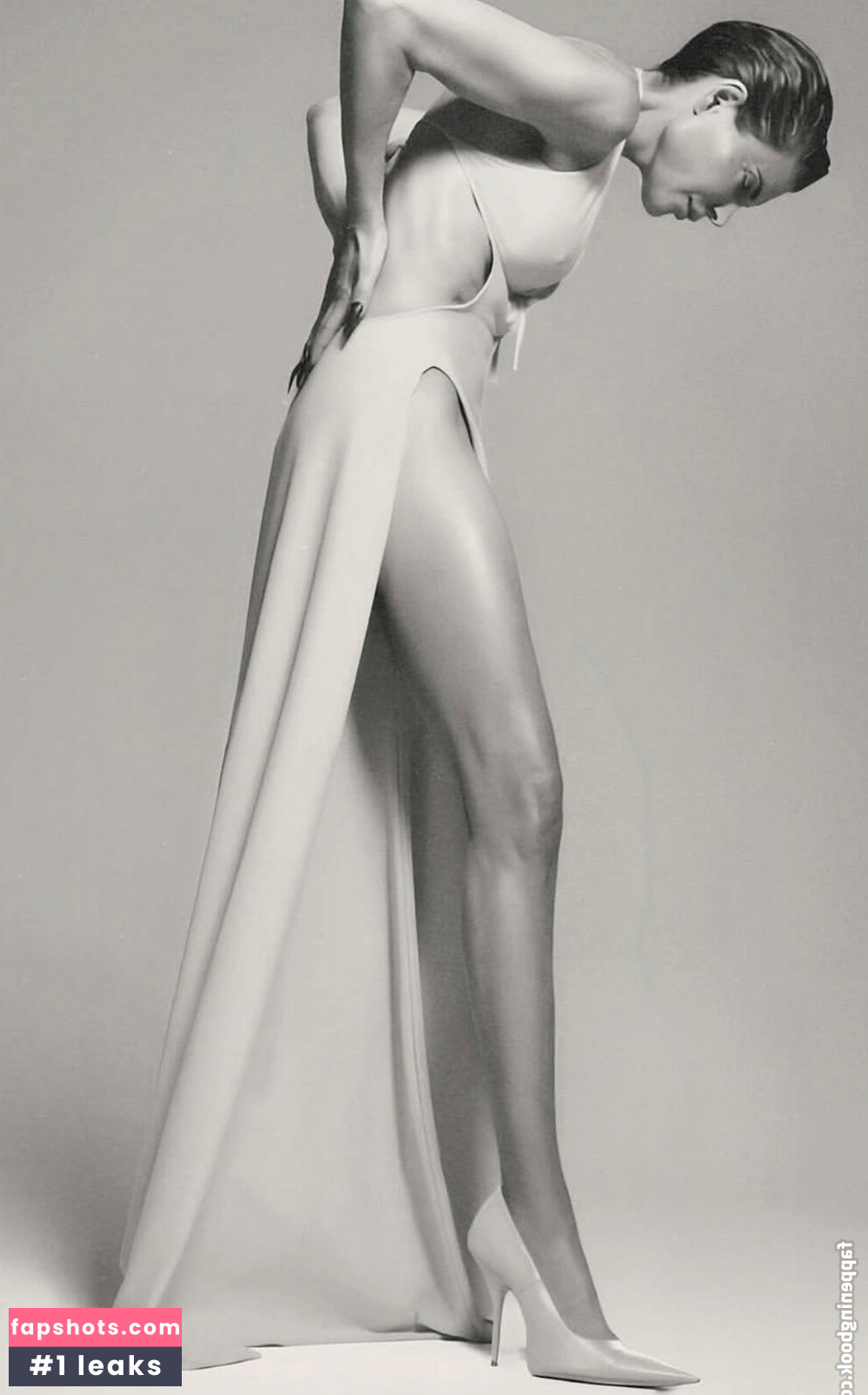 Lisa Rinna Nude Leaks OnlyFans Photos #2 - Fapshots