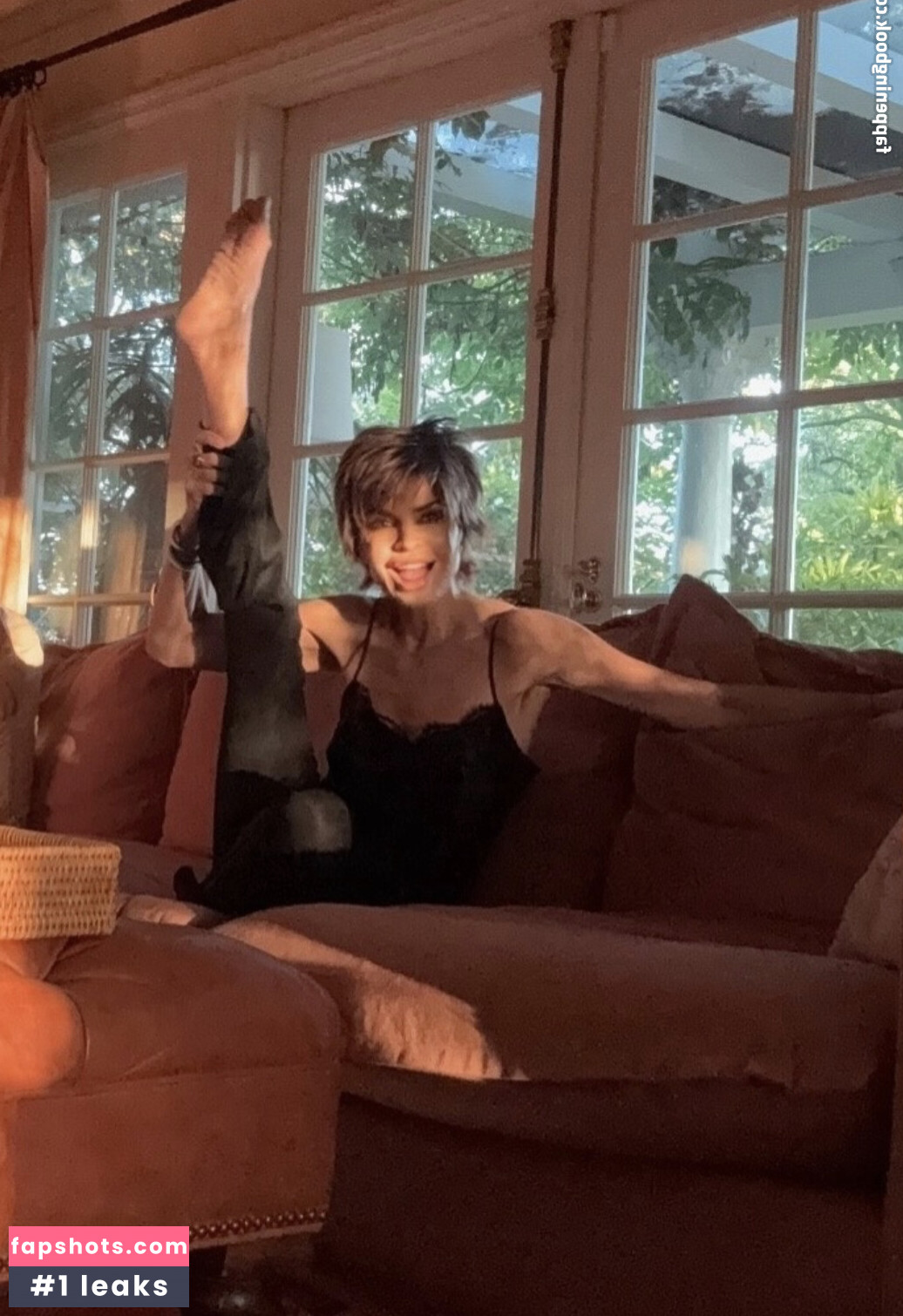 Lisa Rinna Nude Leaks OnlyFans Photos #3 - Fapshots
