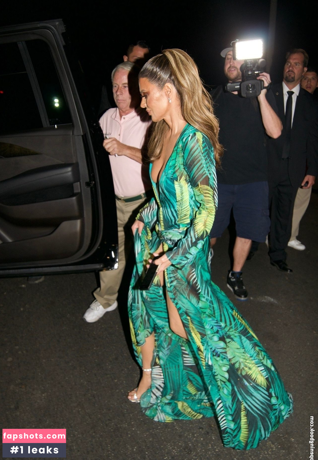 Lisa Rinna Nude Leaks OnlyFans Photos #209 - Fapshots