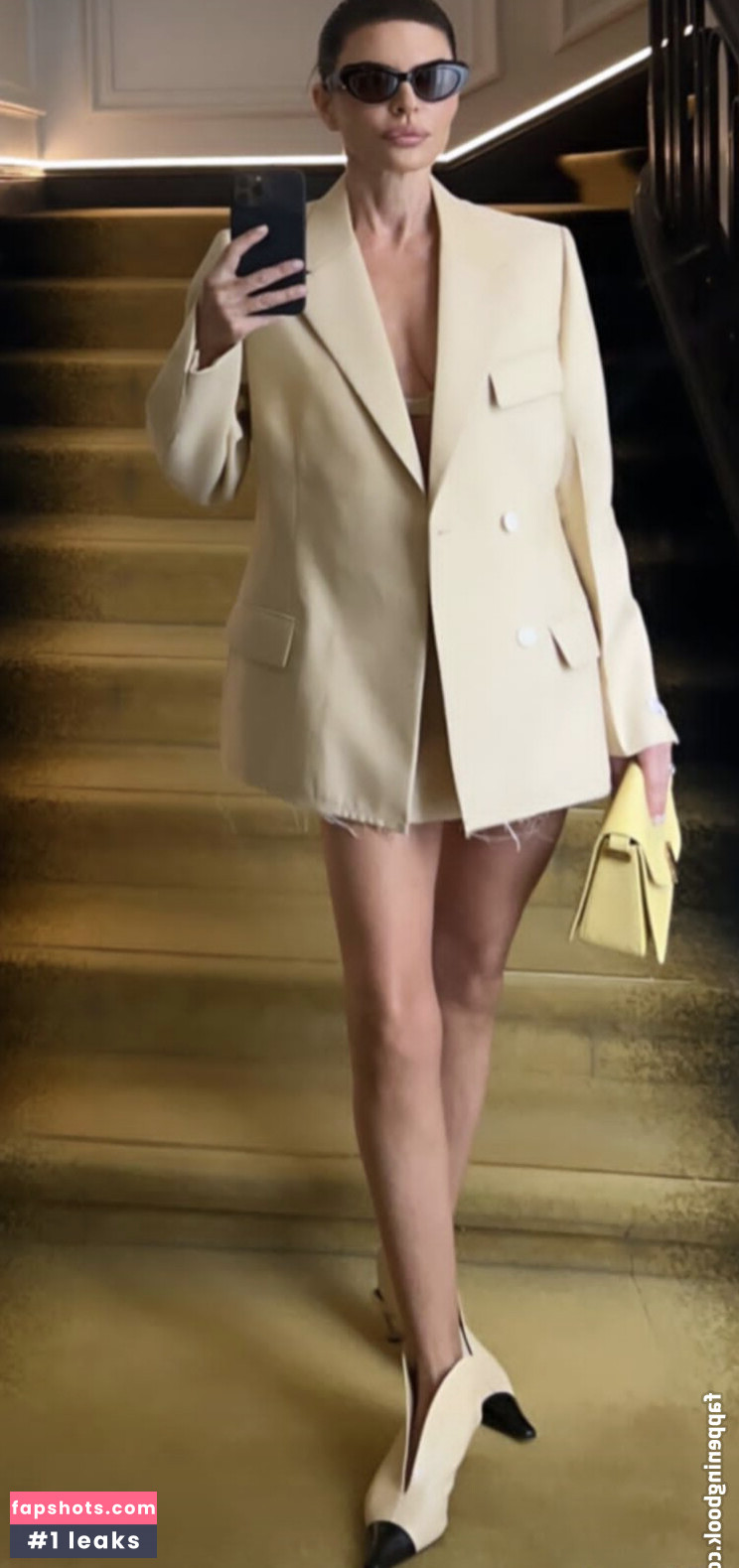 Lisa Rinna Nude Leaks OnlyFans Photos #76 - Fapshots