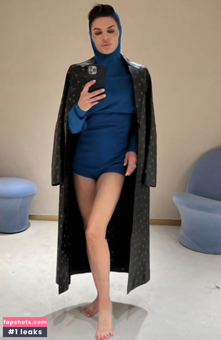 Lisa Rinna Nude Leaks OnlyFans Photos #77 - Fapshots