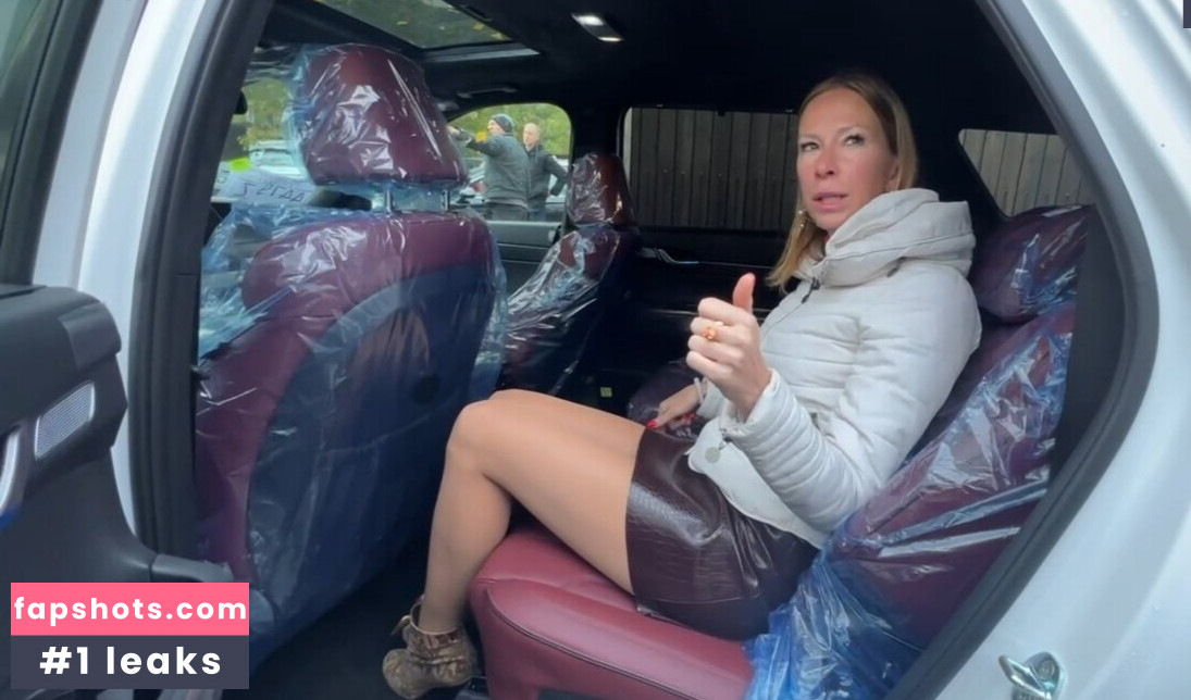 Lisa Rulit gallery photo #18