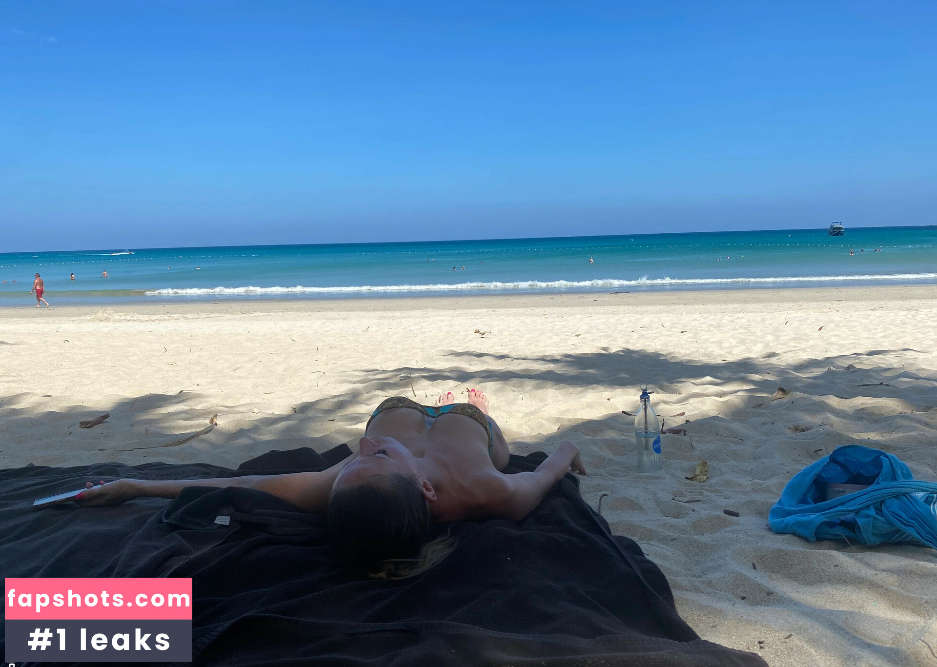 Lisa Rulit gallery photo #25