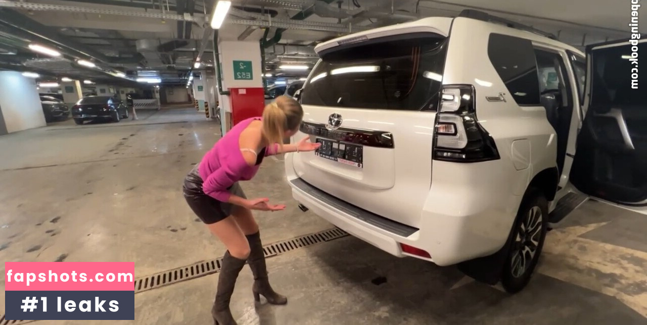 Lisa Rulit gallery photo #41