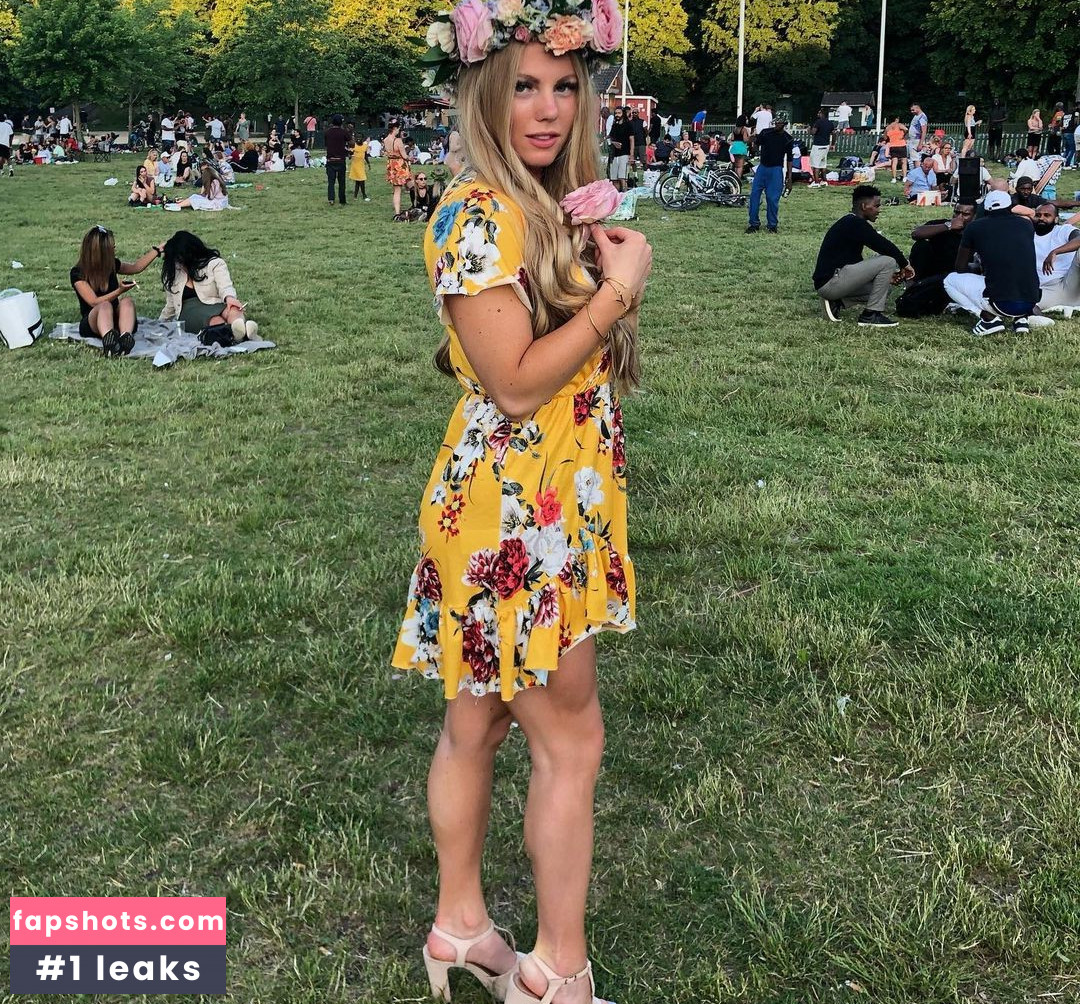 Lisa Steelstar gallery photo #3