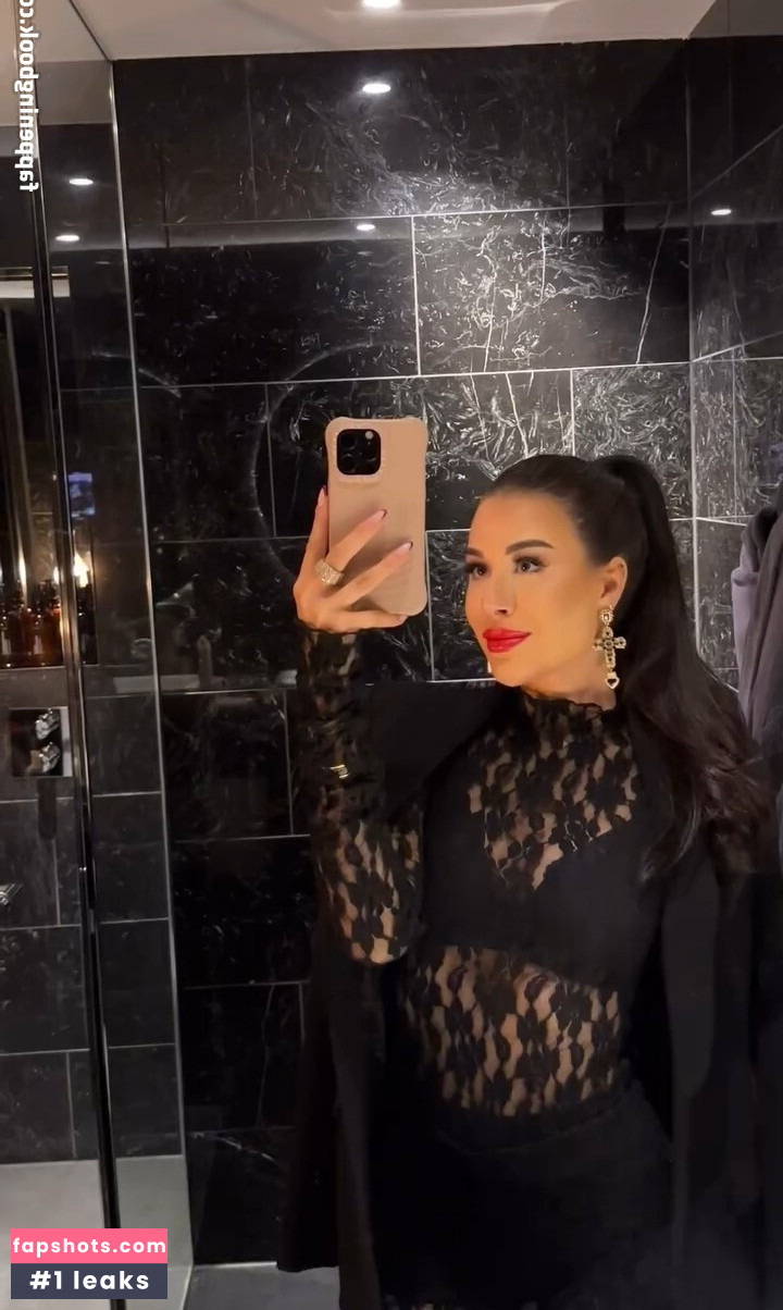 Lisa Weinberger nude babe gallery