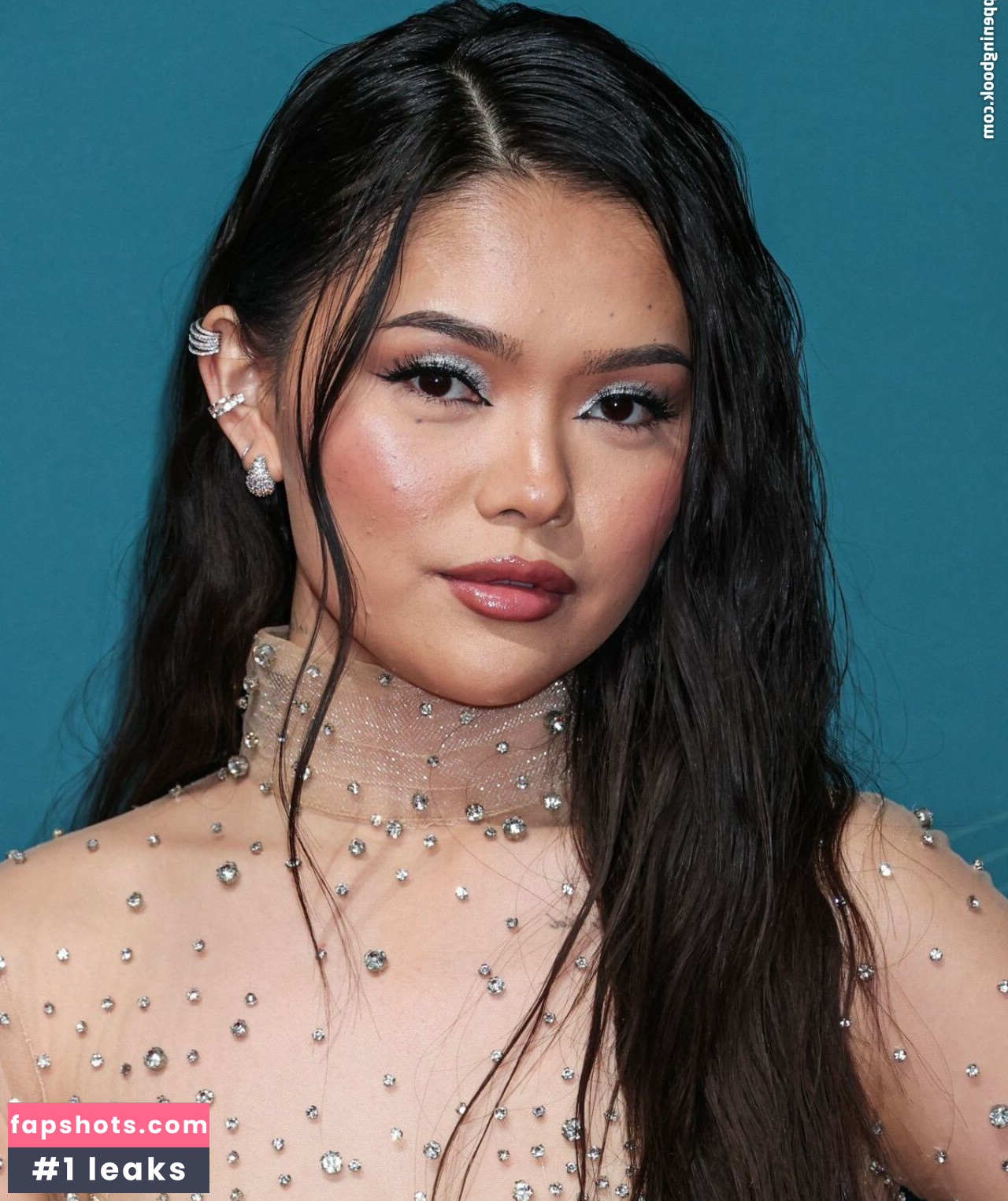 Lisa Yamada nude babe gallery