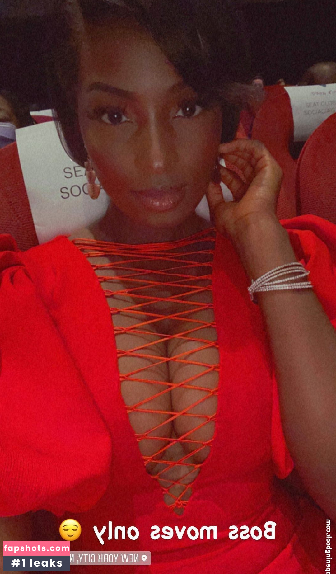 Lisa Yaro nude babe gallery