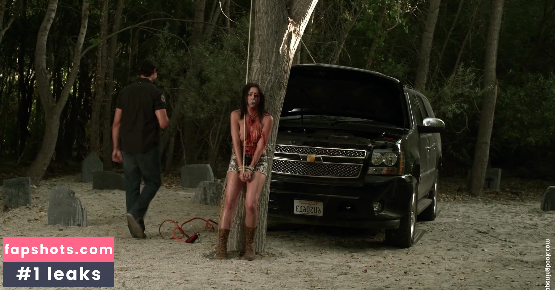 Lisa Younger gallery photo #6