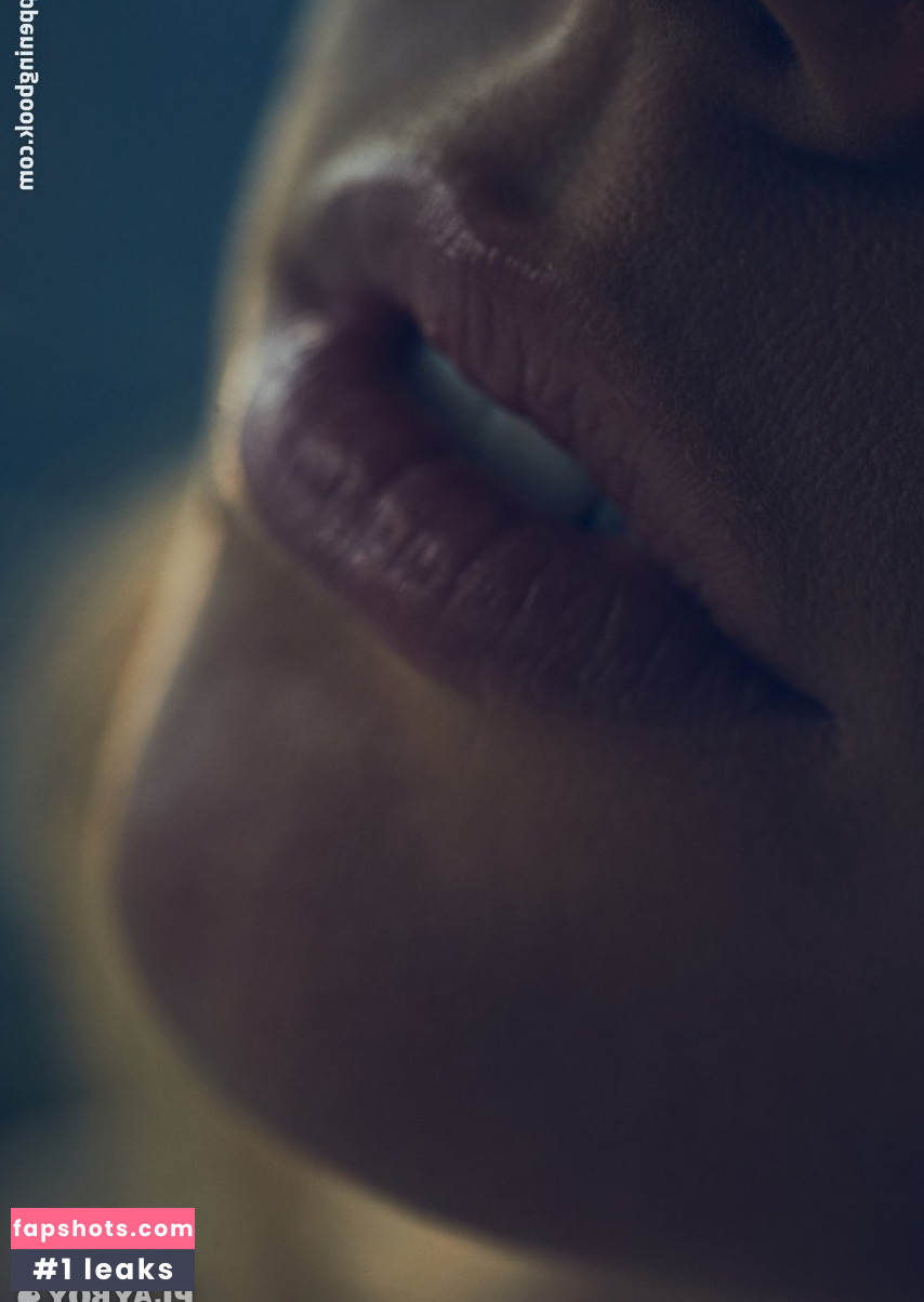 Lisa Zimmermann gallery photo #24