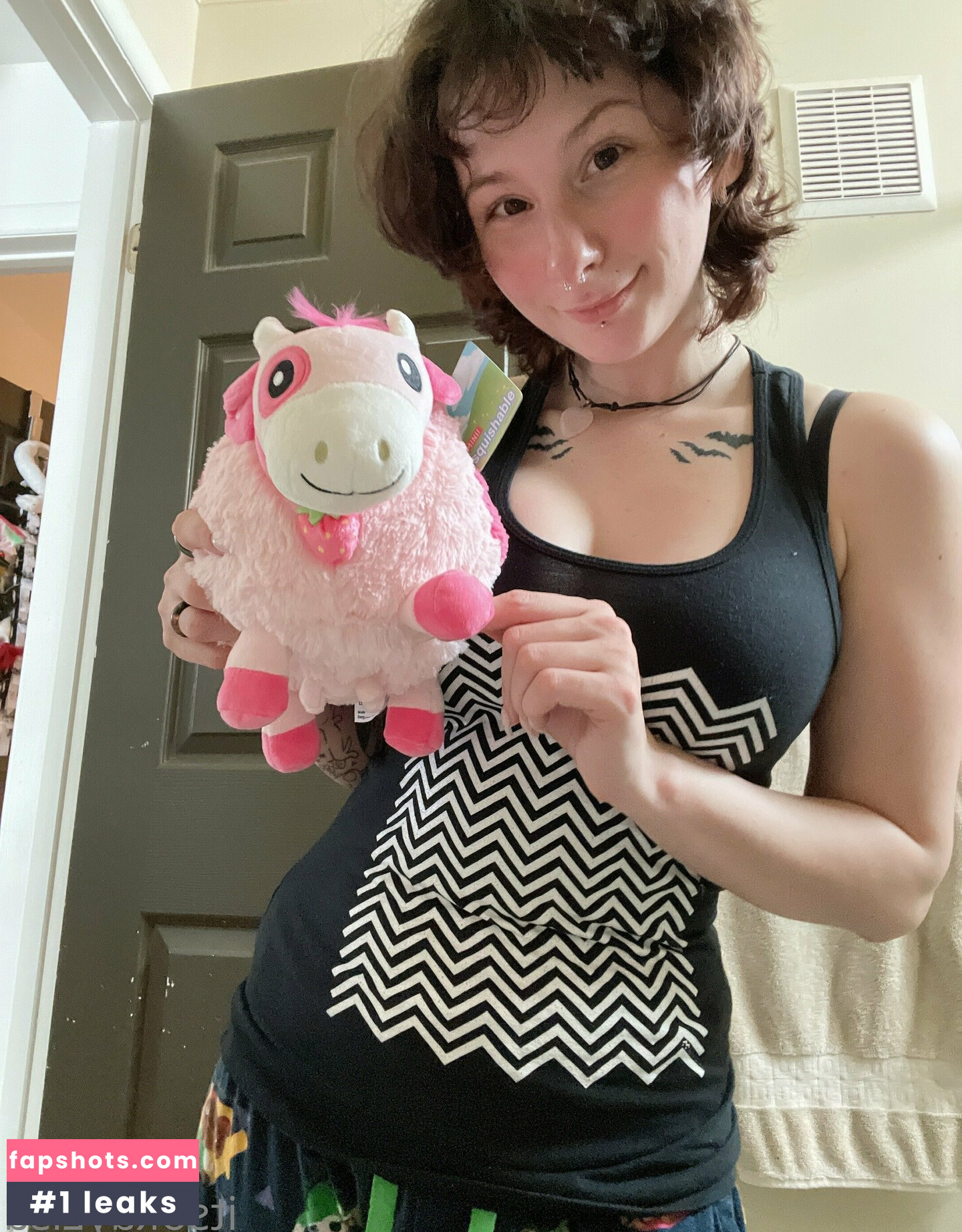 lisasayshello gallery photo #15