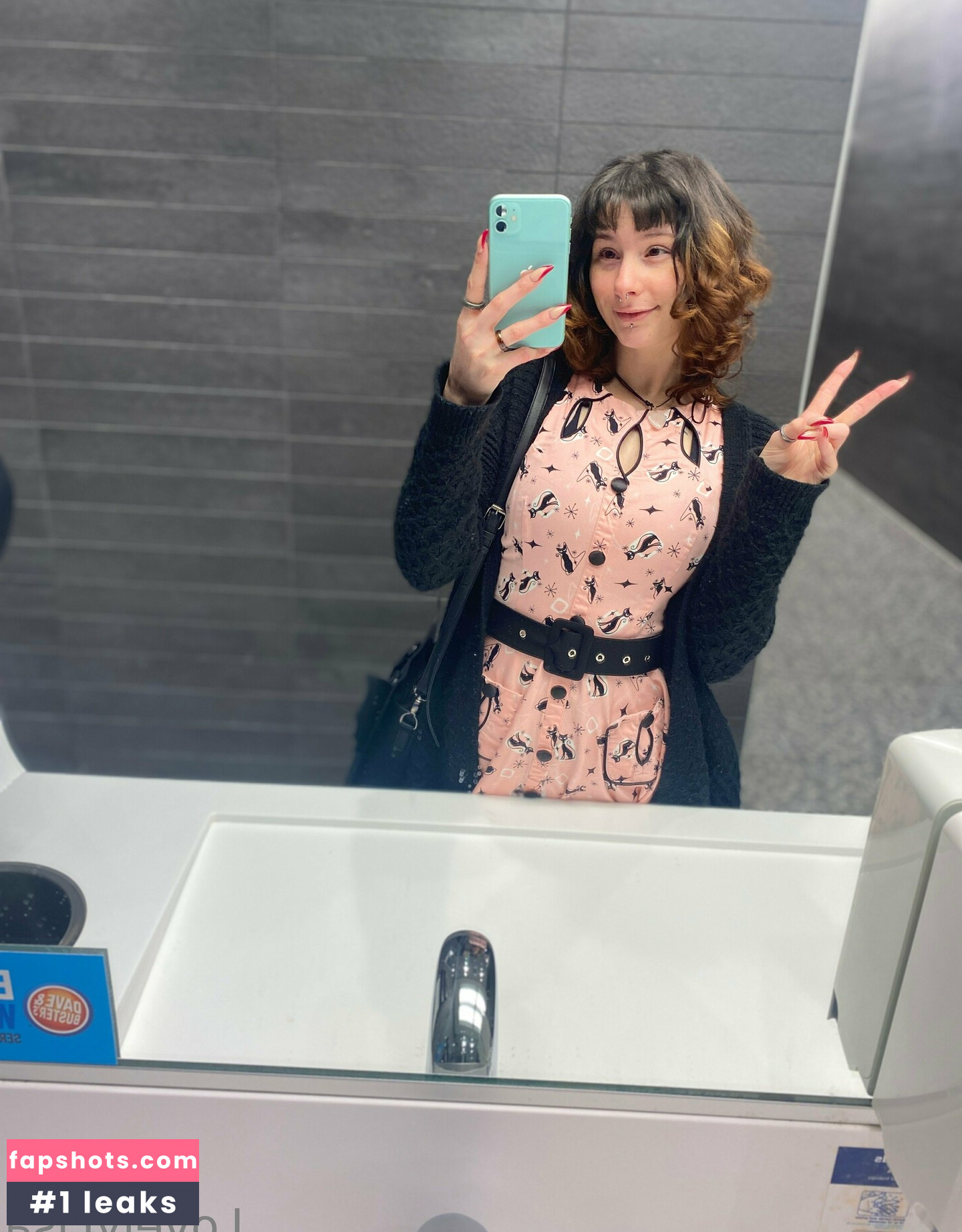 lisasayshello gallery photo #19