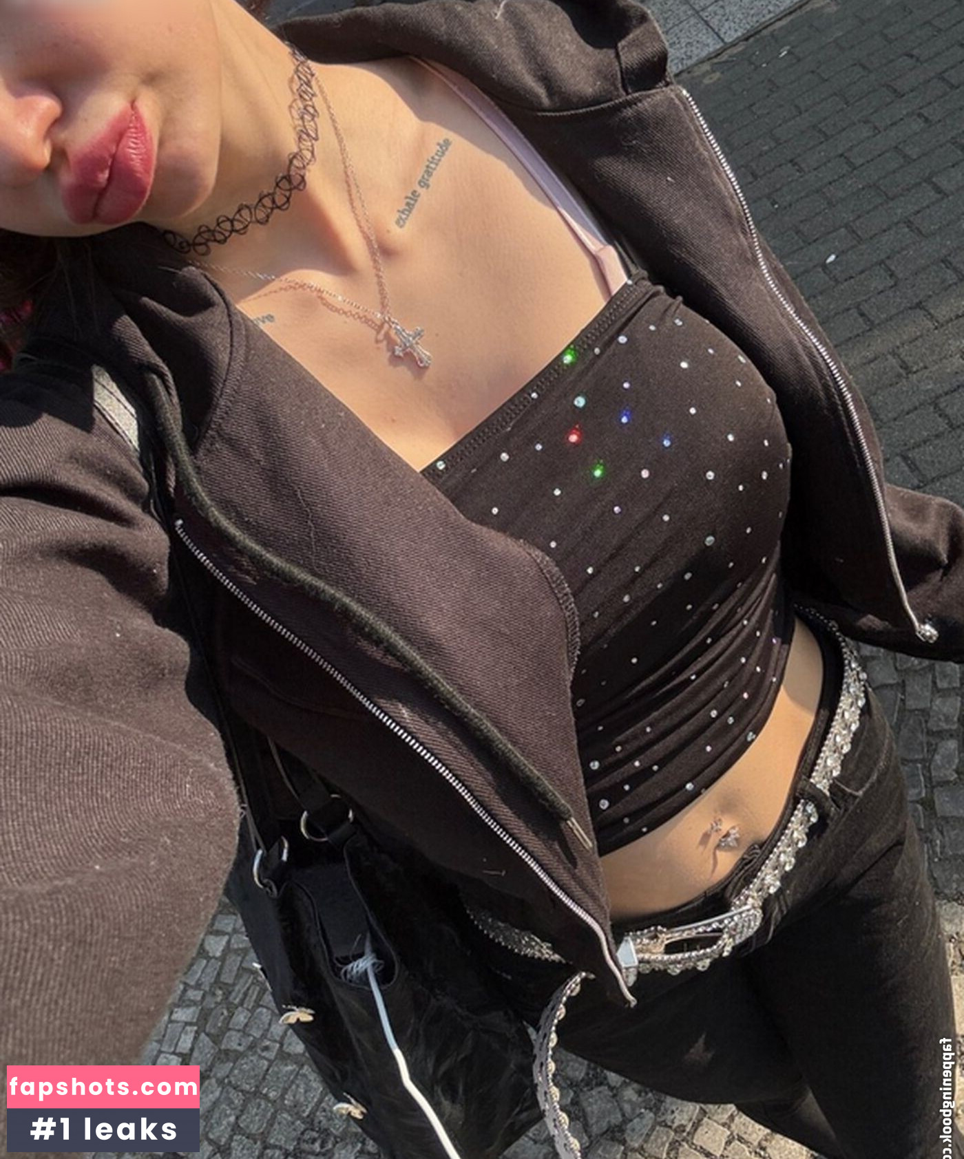 lischadelicious nude babe gallery