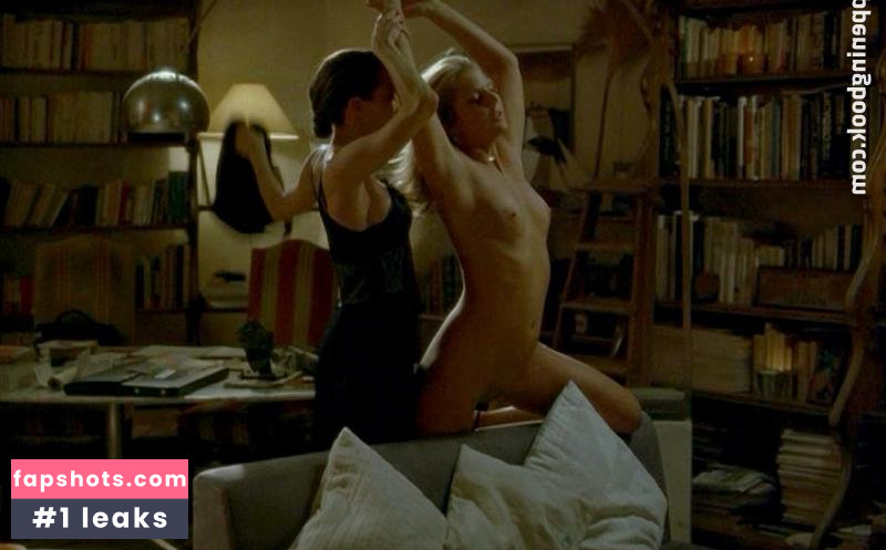 Lise Bellynck gallery photo #14