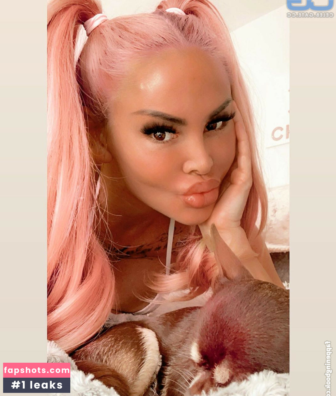 Lisha Savage gallery photo #6