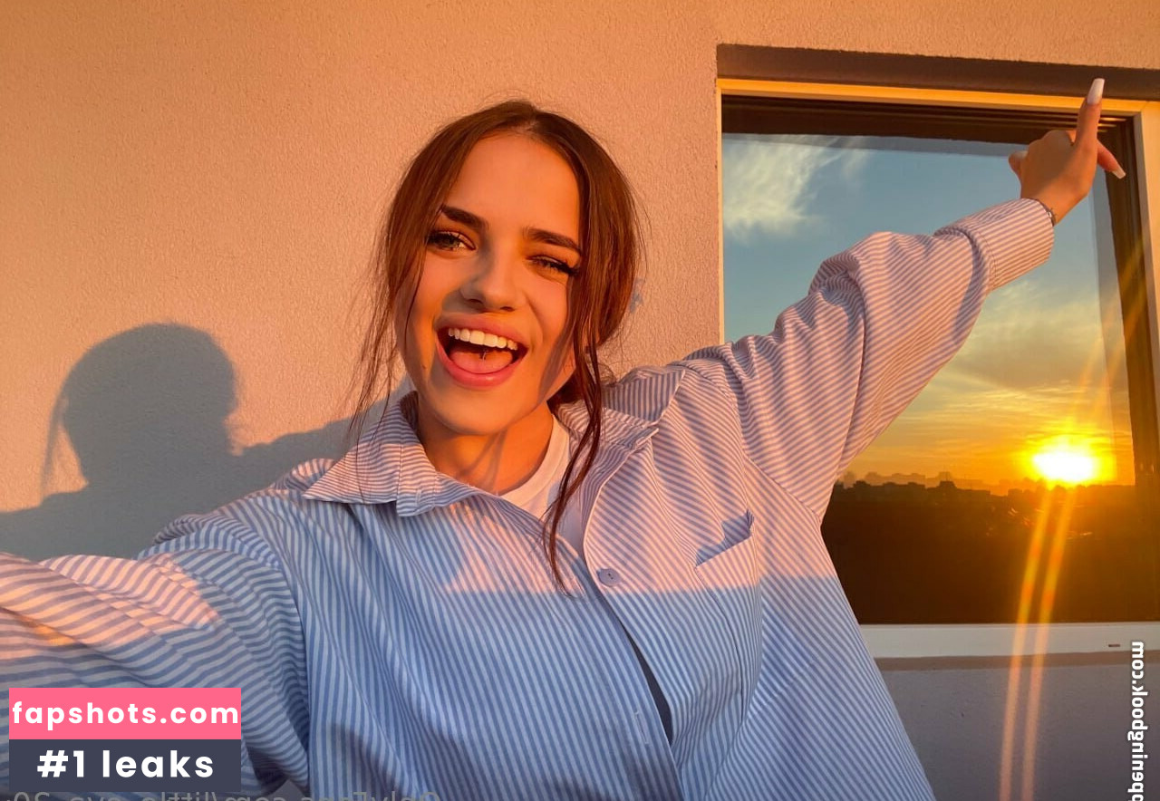 little_eva_20 gallery photo #2