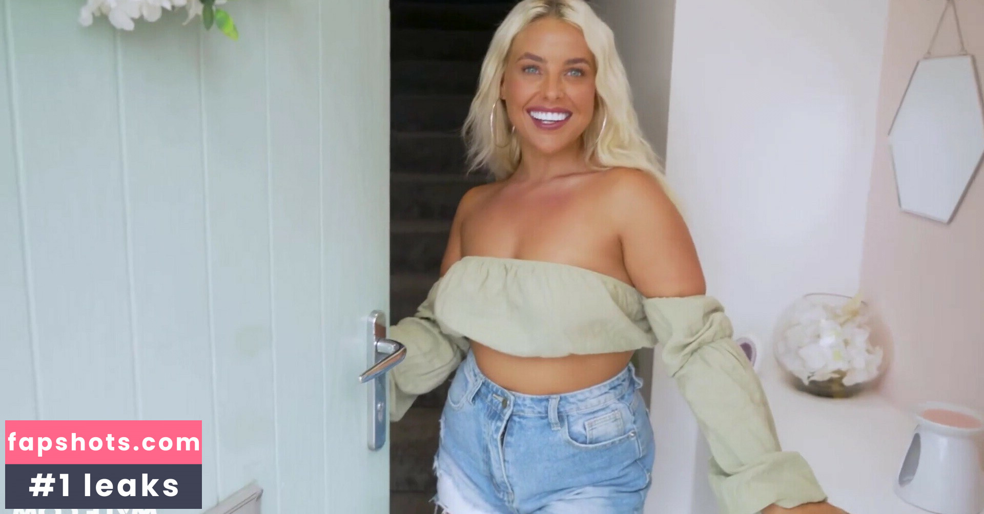 Little Louise gallery photo #13