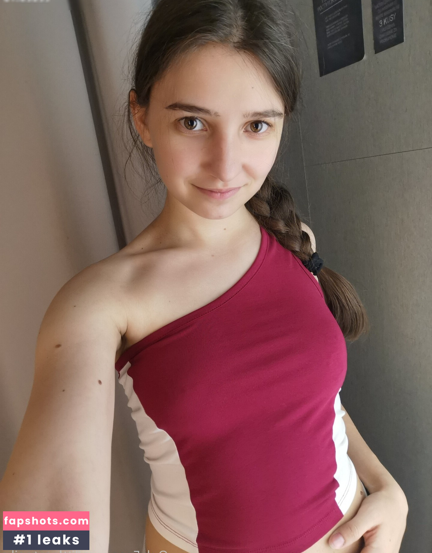 Little Nika aka littlecutenika gallery photo #3