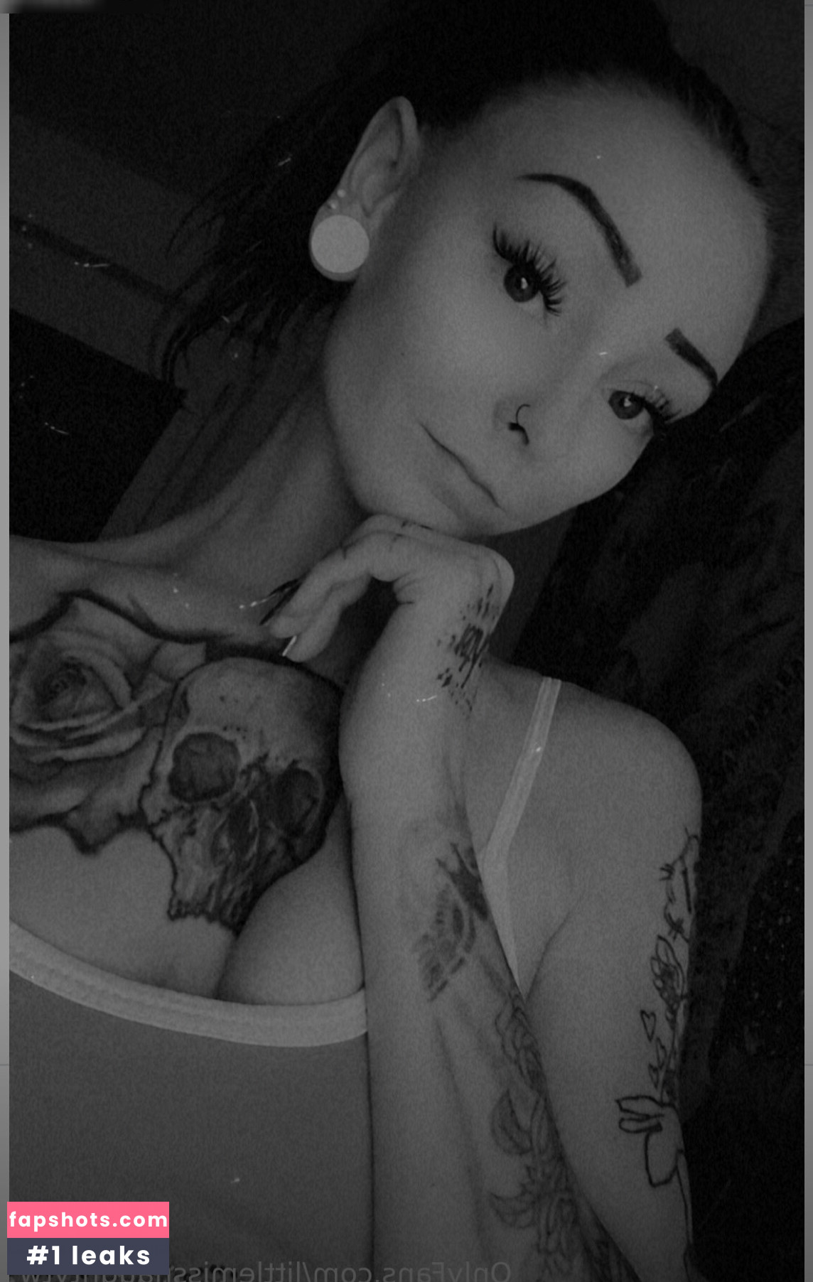 LittleMissNaughty gallery photo #7