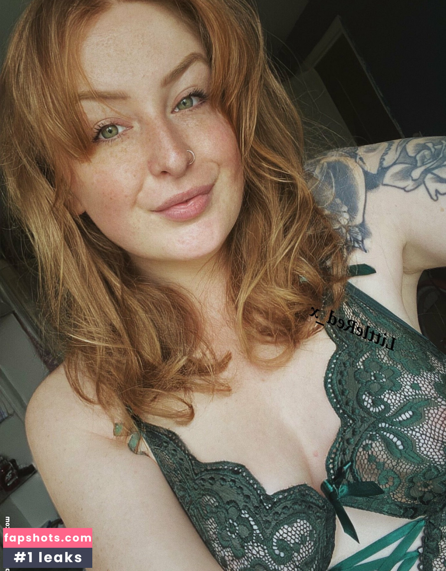 LittleRed_x gallery photo #24