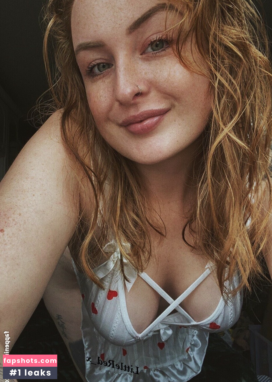 LittleRed_x gallery photo #31