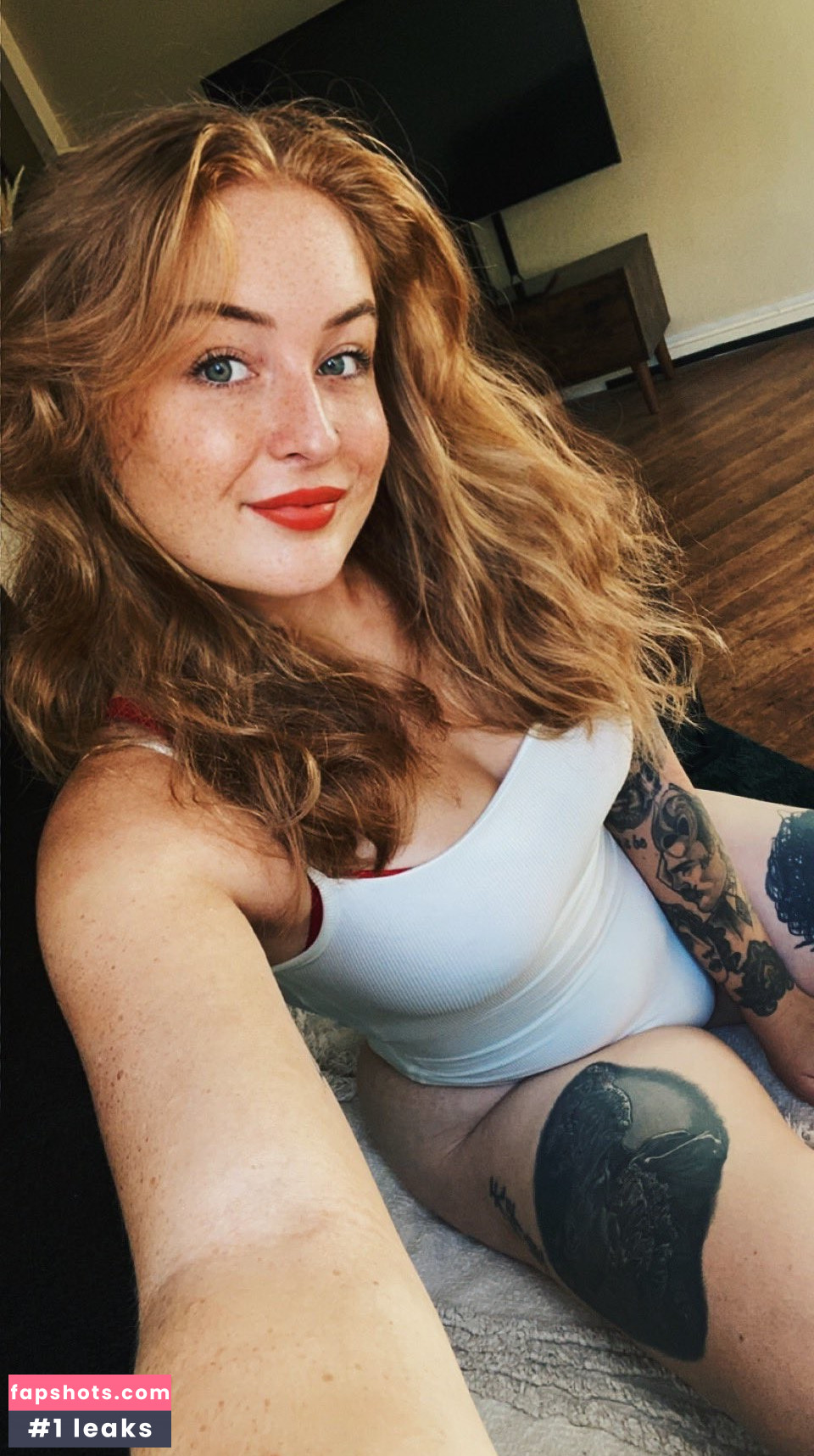 LittleRed_x gallery photo #50