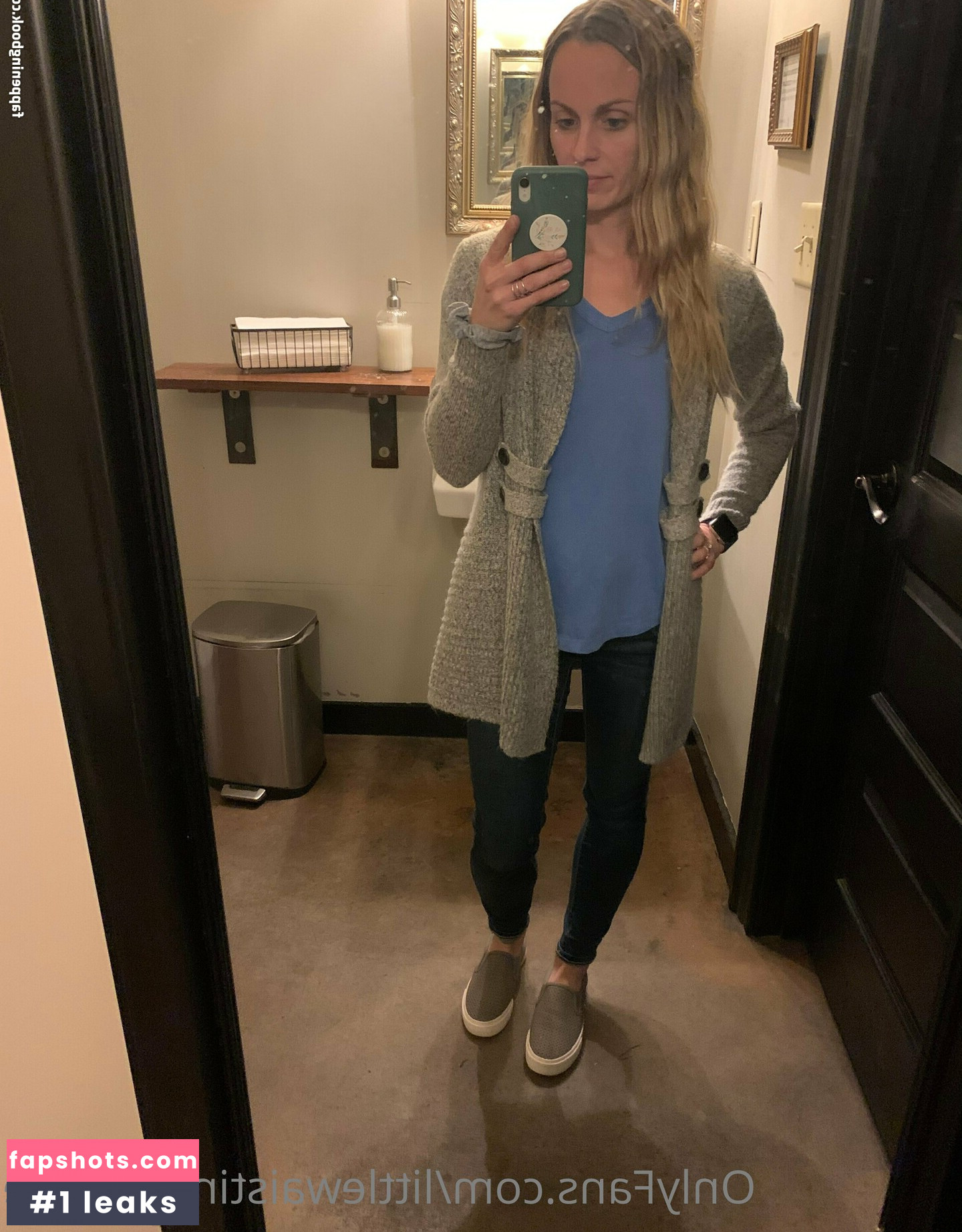 littlewaistinyourface nude babe gallery