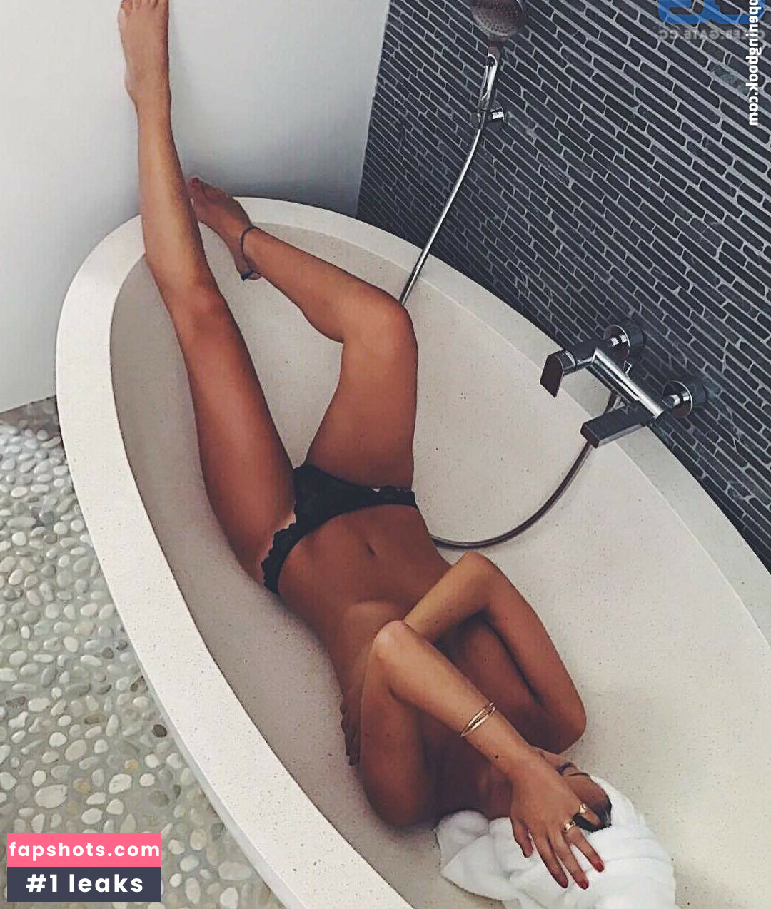 Liv Bentley Filtración Desnuda OnlyFans Foto #6 - Fapshots