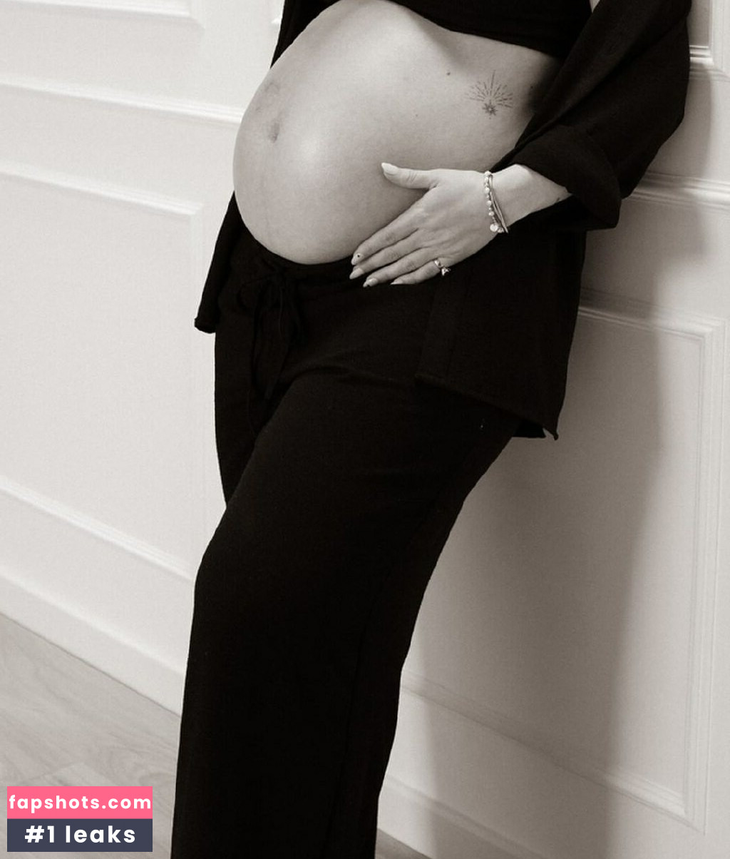 Liv Humby gallery photo #28