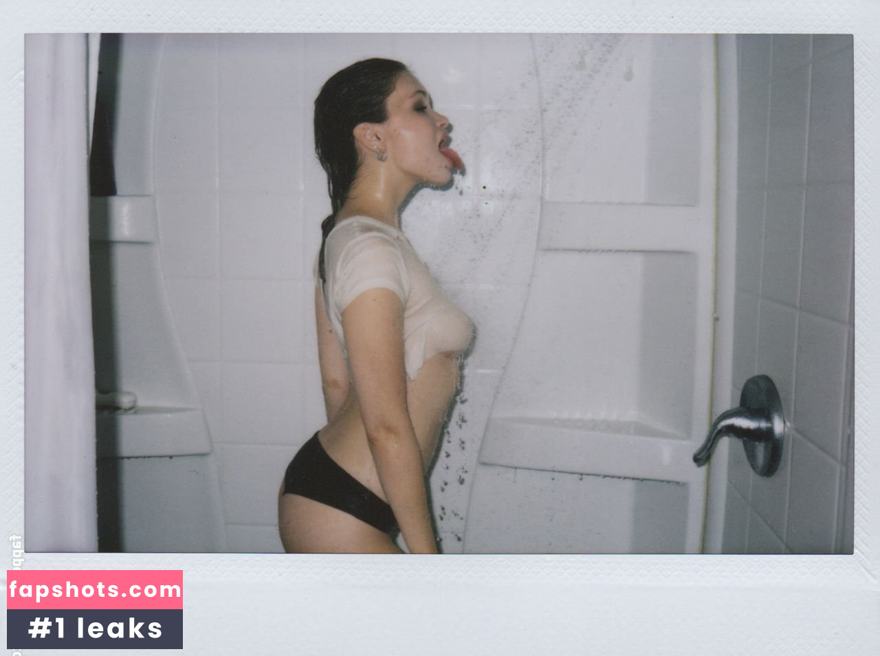 Liv Mathis gallery photo #3