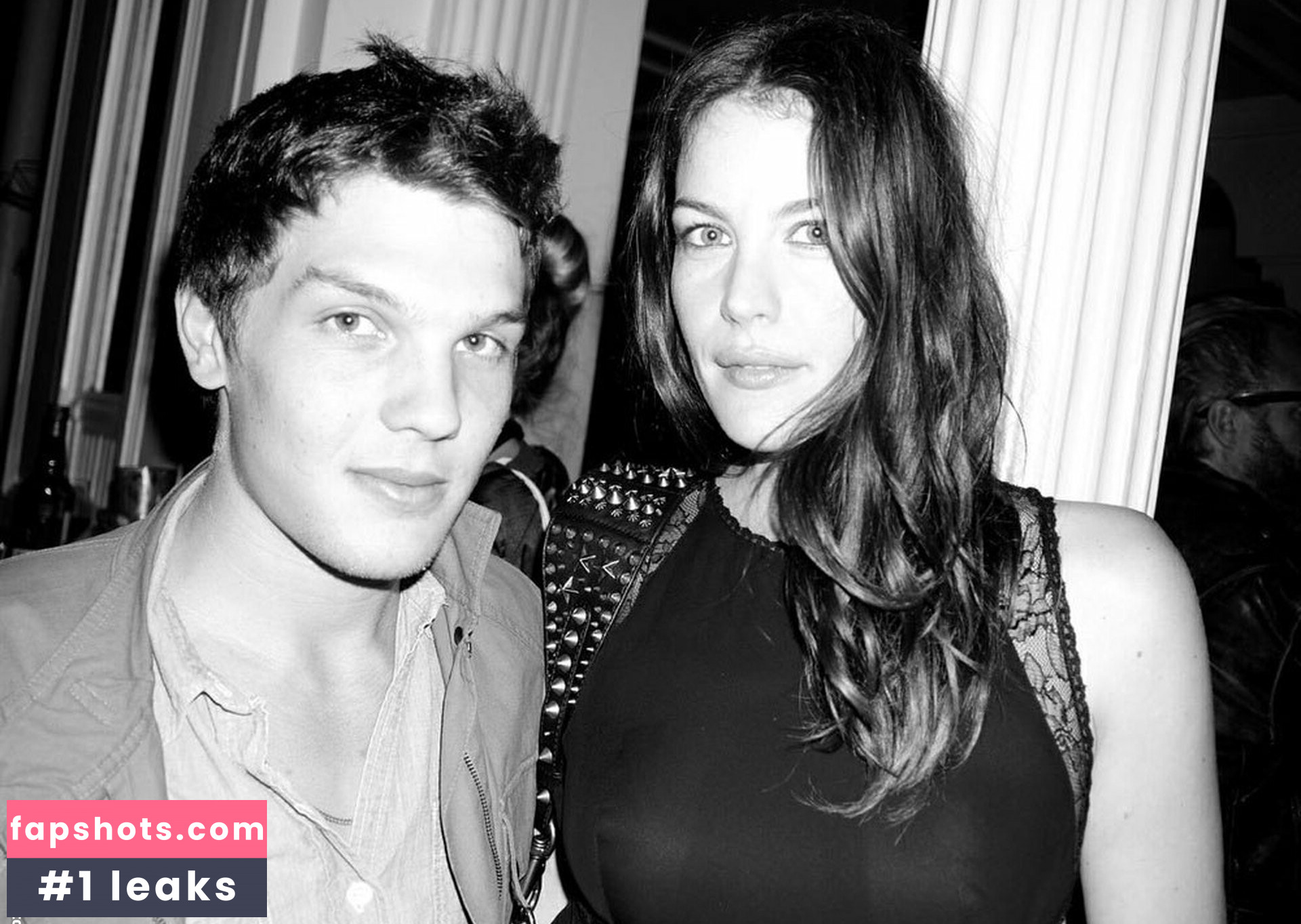 Liv Tyler nude babe gallery