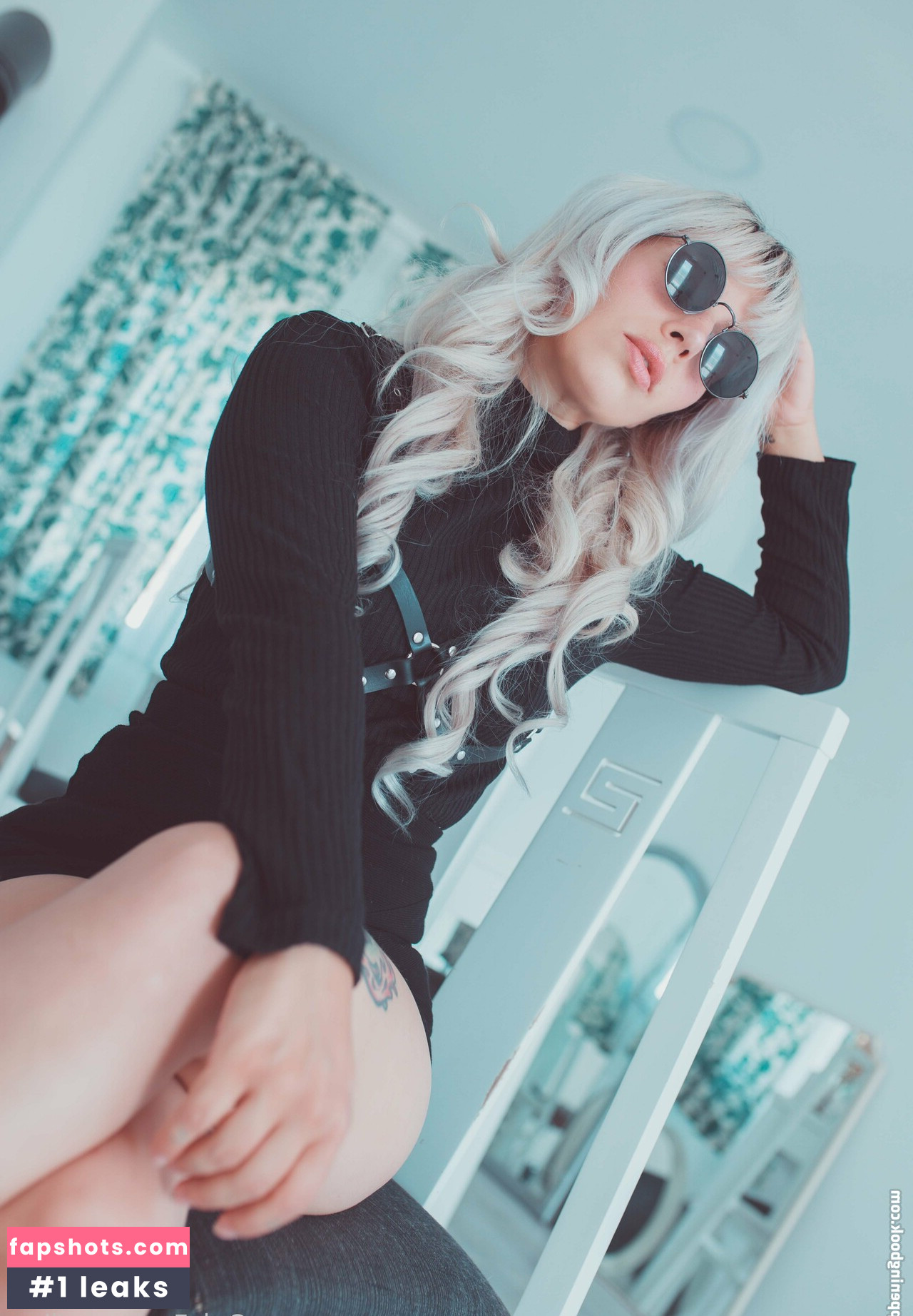 livay_free gallery photo #35