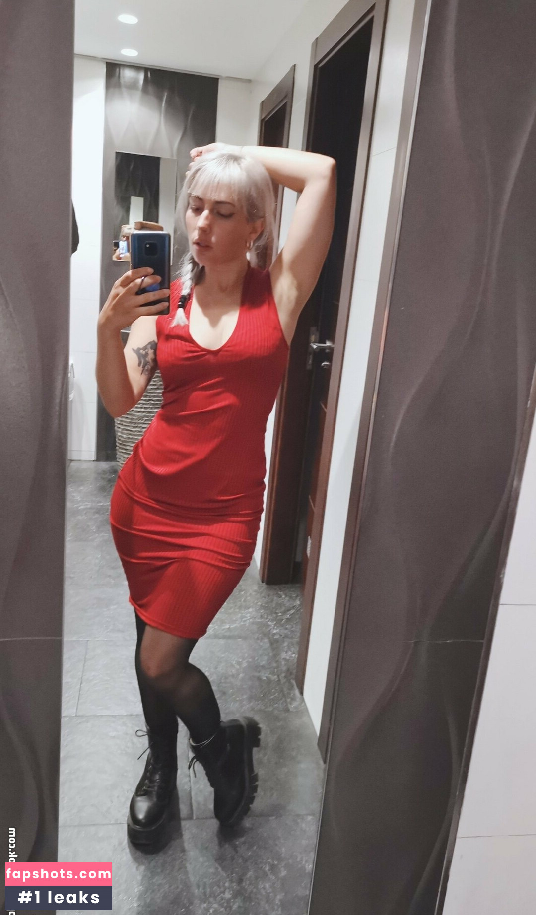 livay_free gallery photo #42