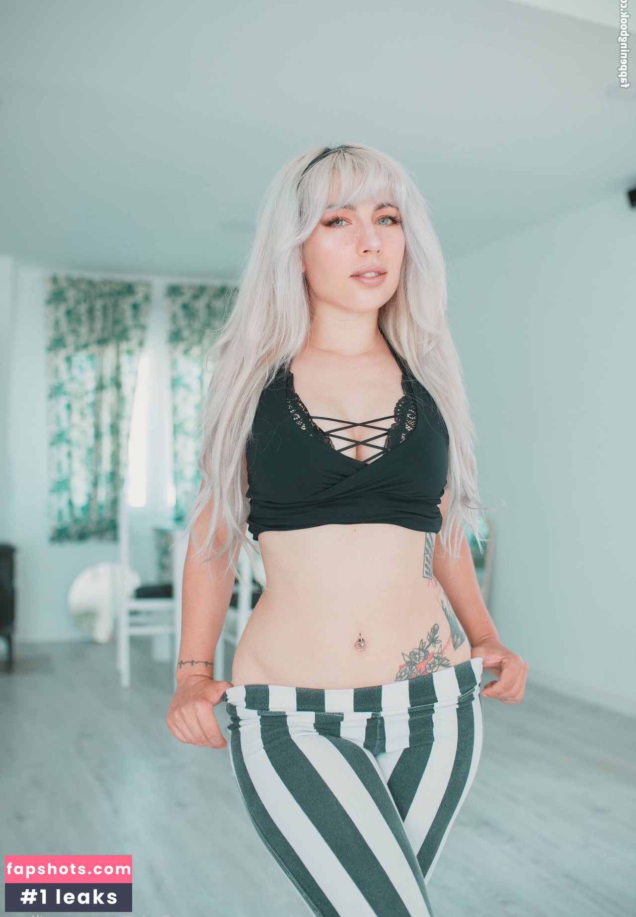 livay_free nude babe gallery