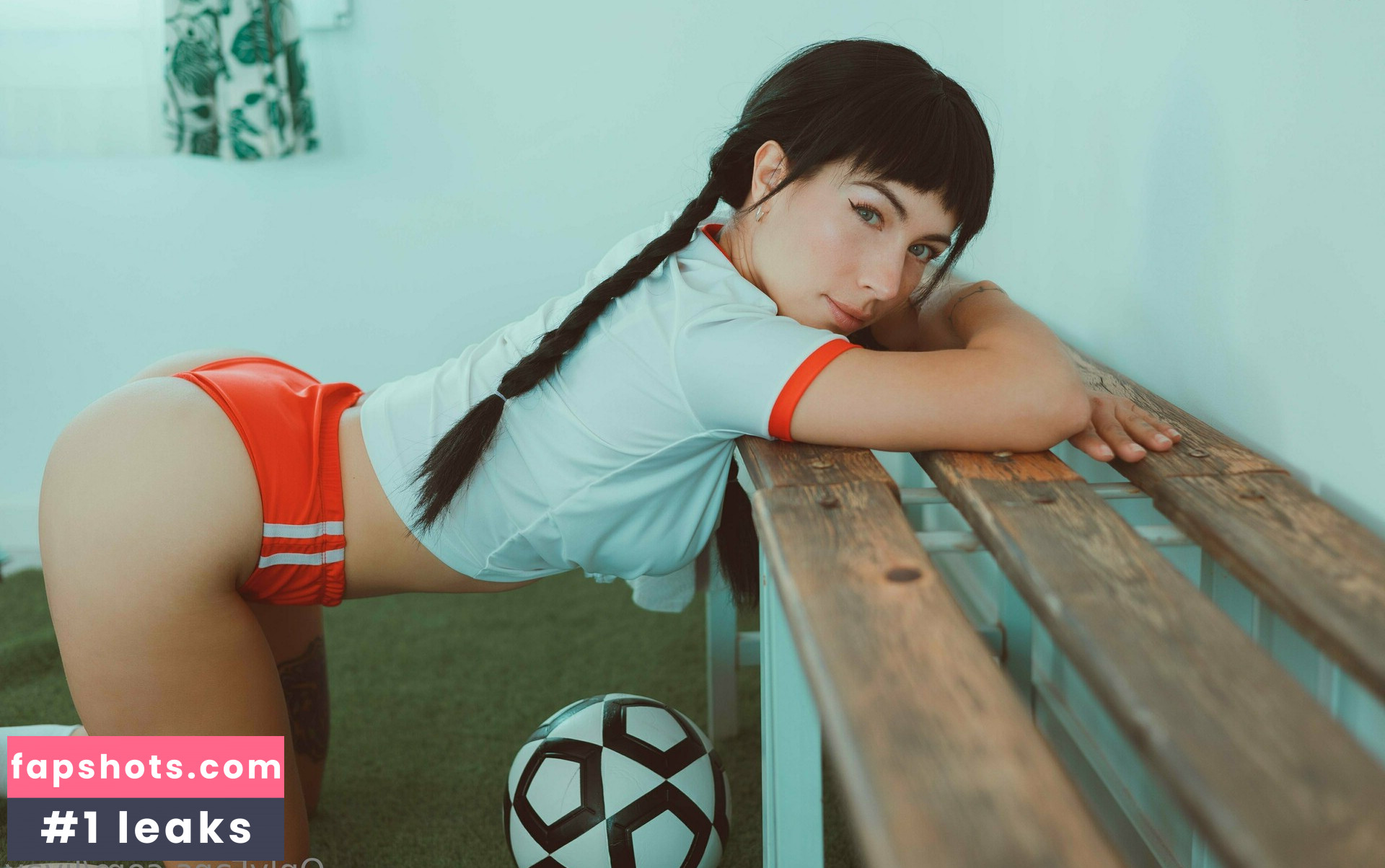 livay_free gallery photo #49