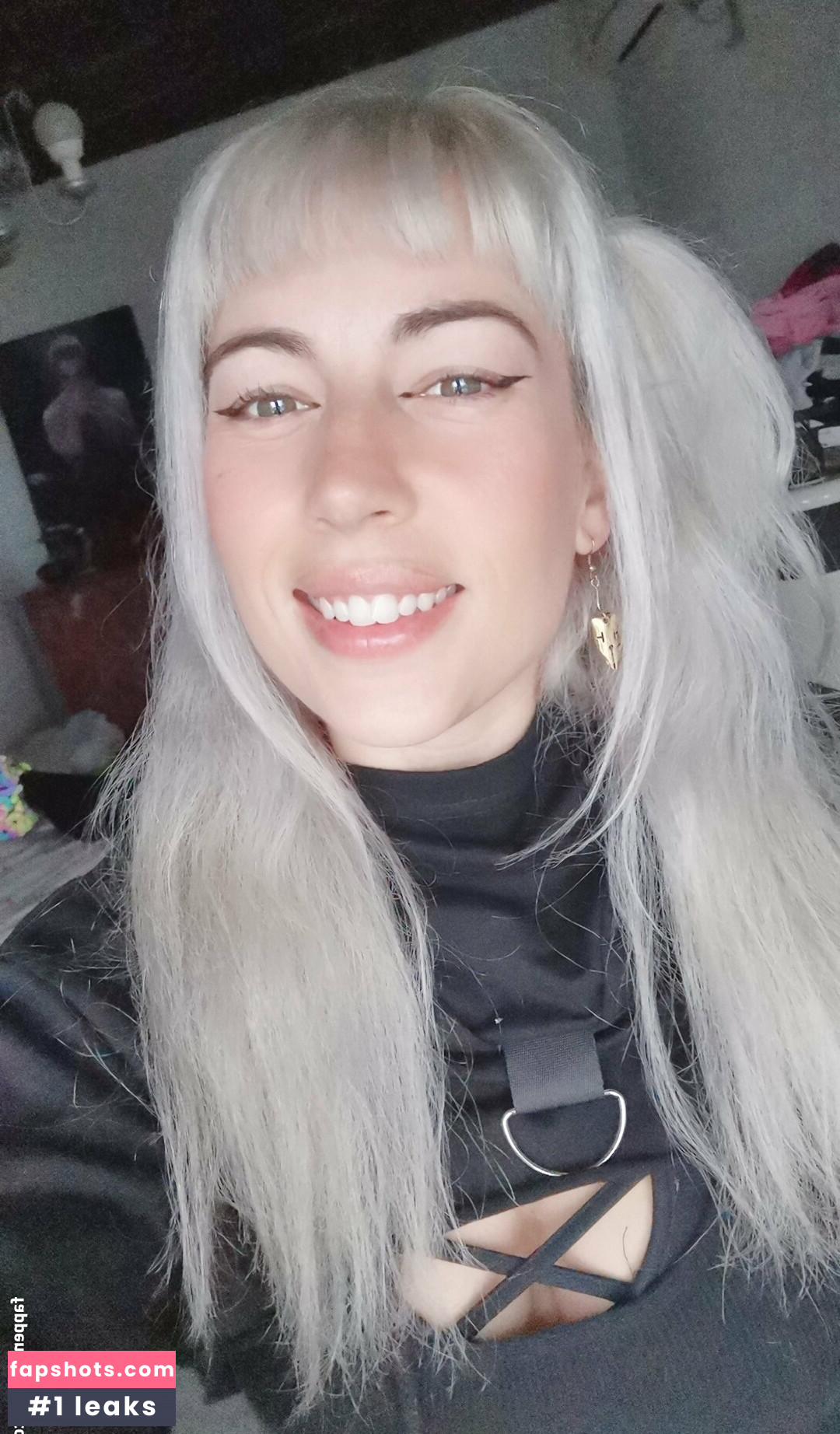 livay_free gallery photo #55