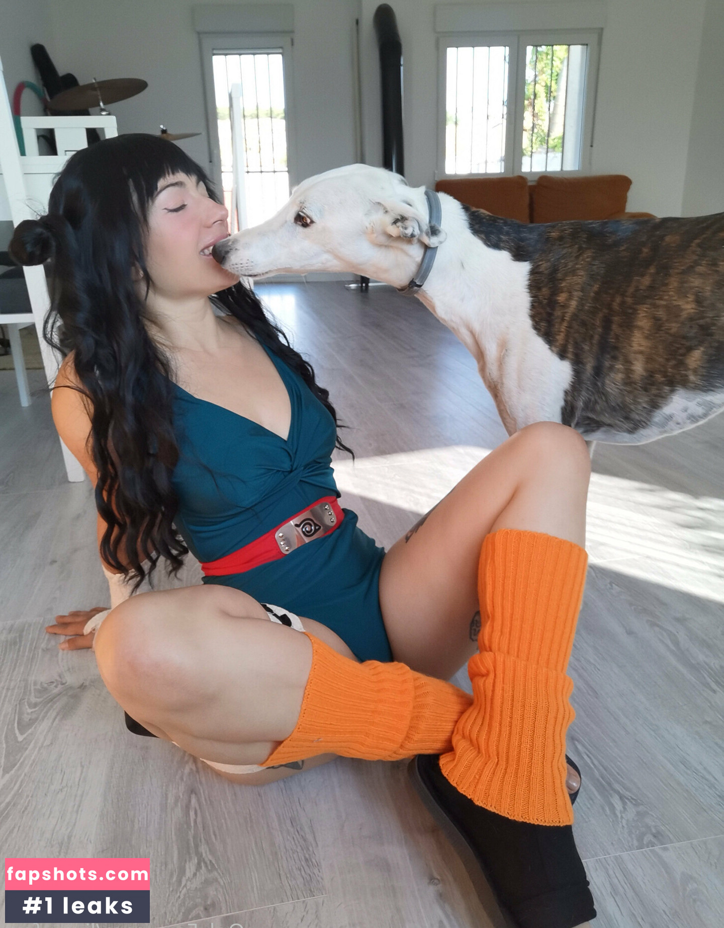 livay_free gallery photo #59