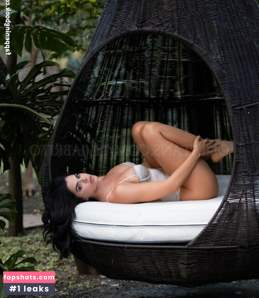 Livia Brito gallery photo #31