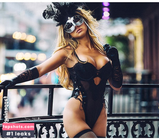 Lívia Gullo gallery photo #27