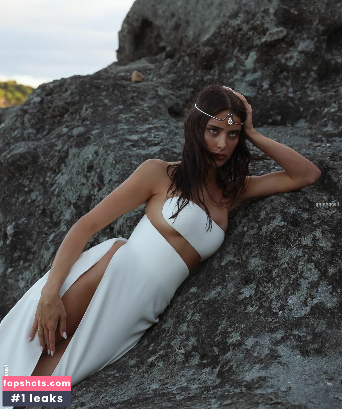 Lívia Nunes gallery photo #16