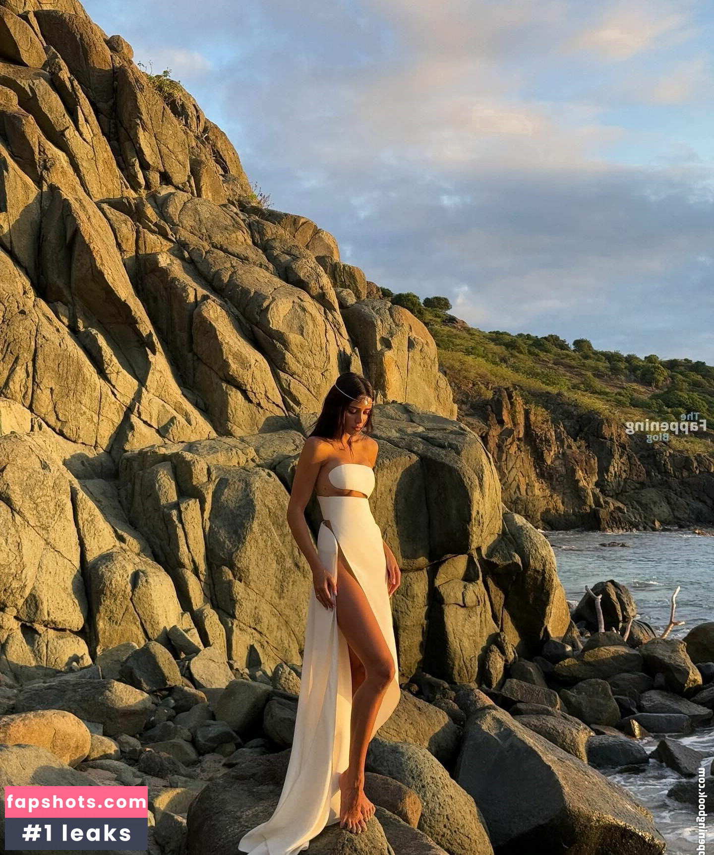 Lívia Nunes gallery photo #4