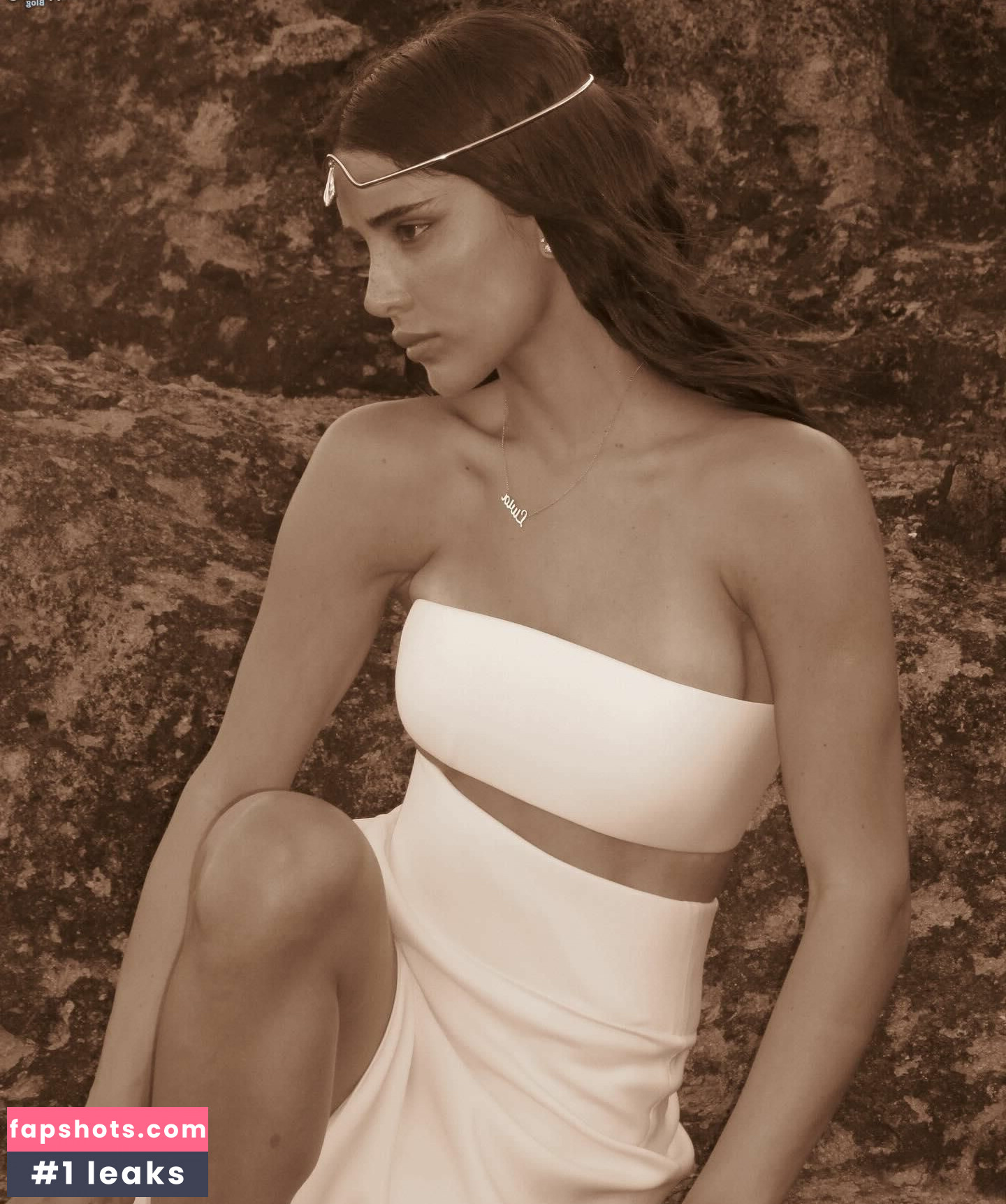 Lívia Nunes gallery photo #9